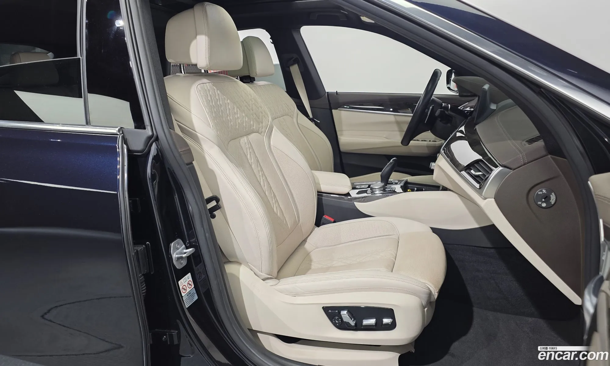 BMW 6 Series GT 2018 WBAJV6101KBL16678 — 27