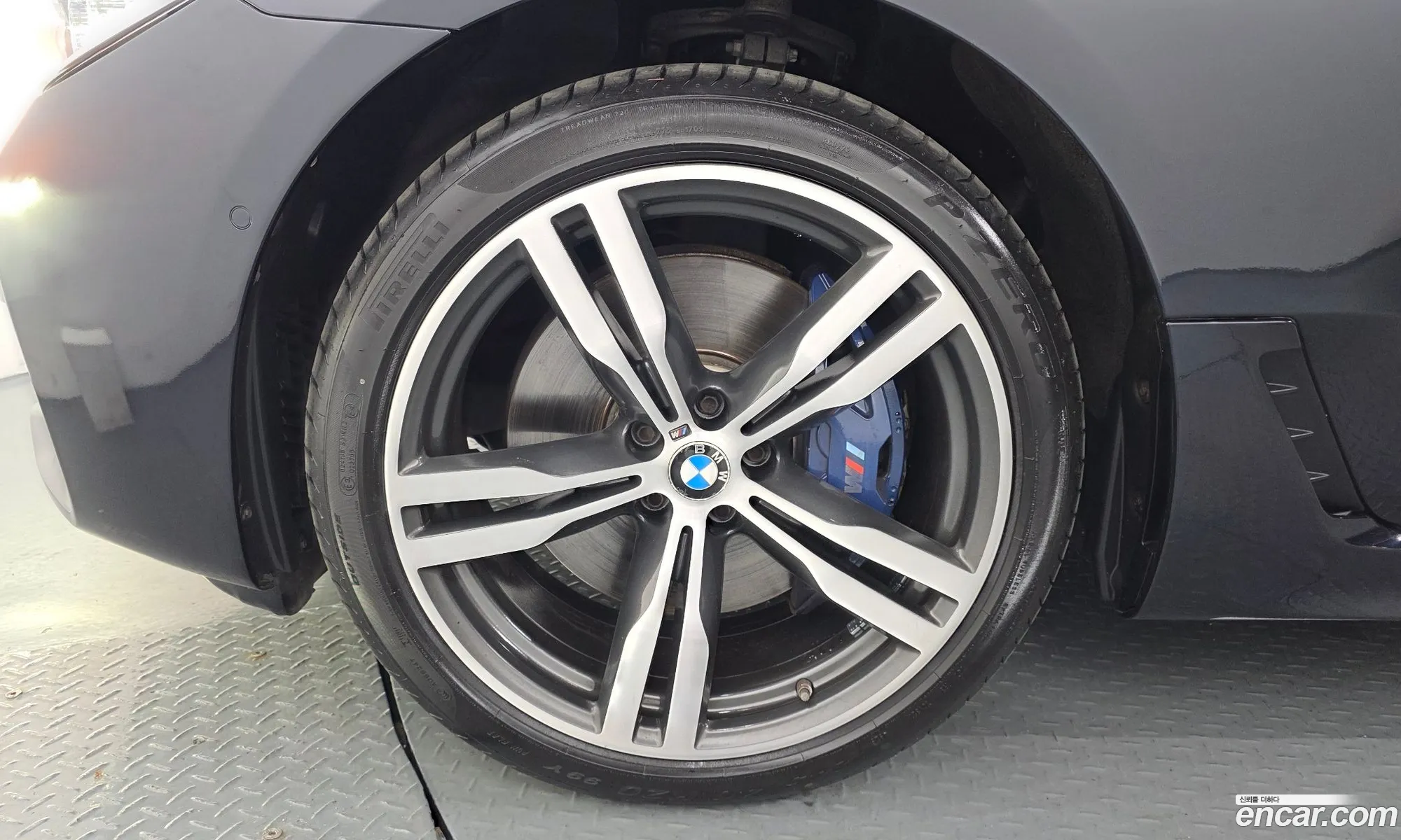 BMW 6 Series GT 2018 WBAJV6101KBL16678 — 24