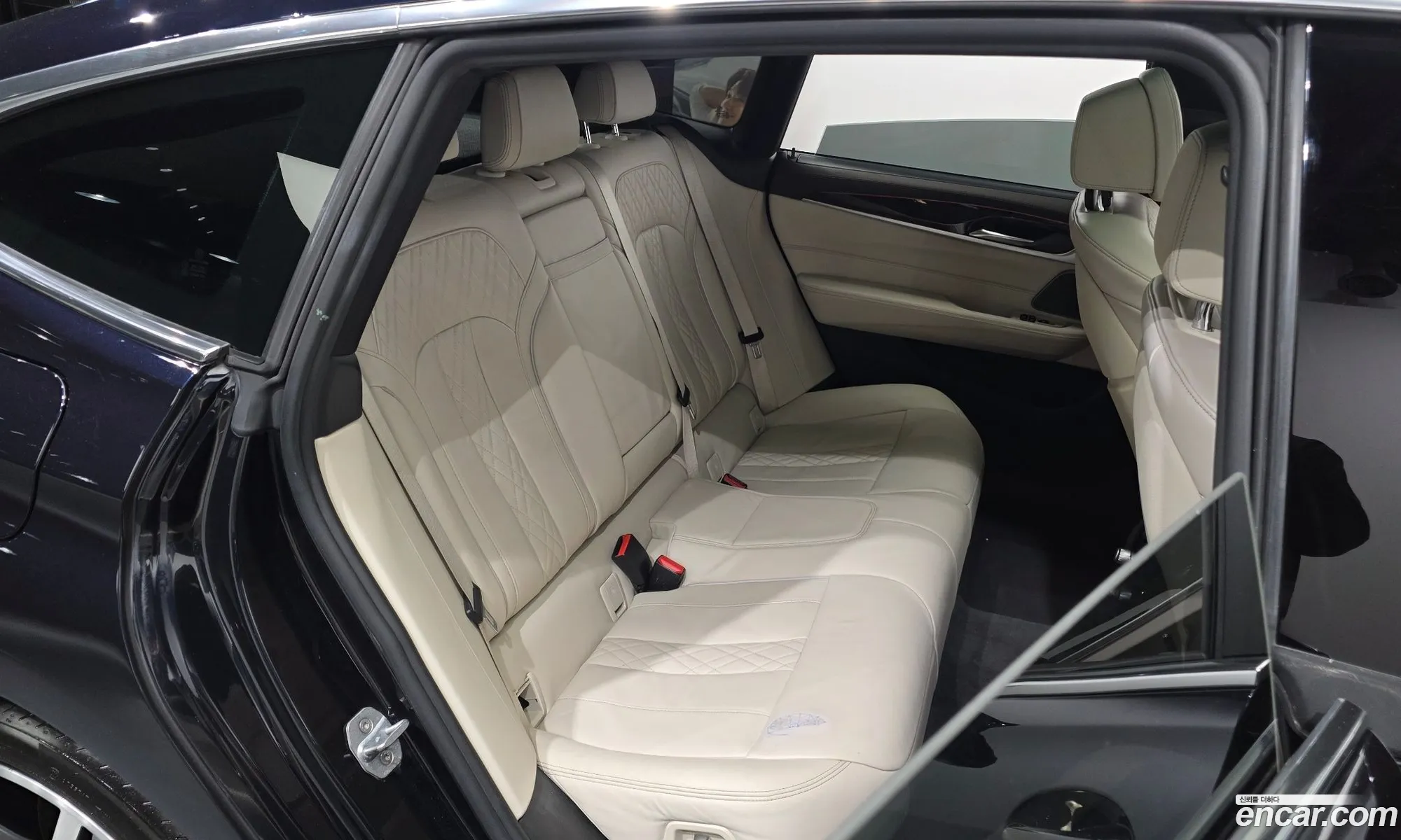 BMW 6 Series GT 2018 WBAJV6101KBL16678 — 12