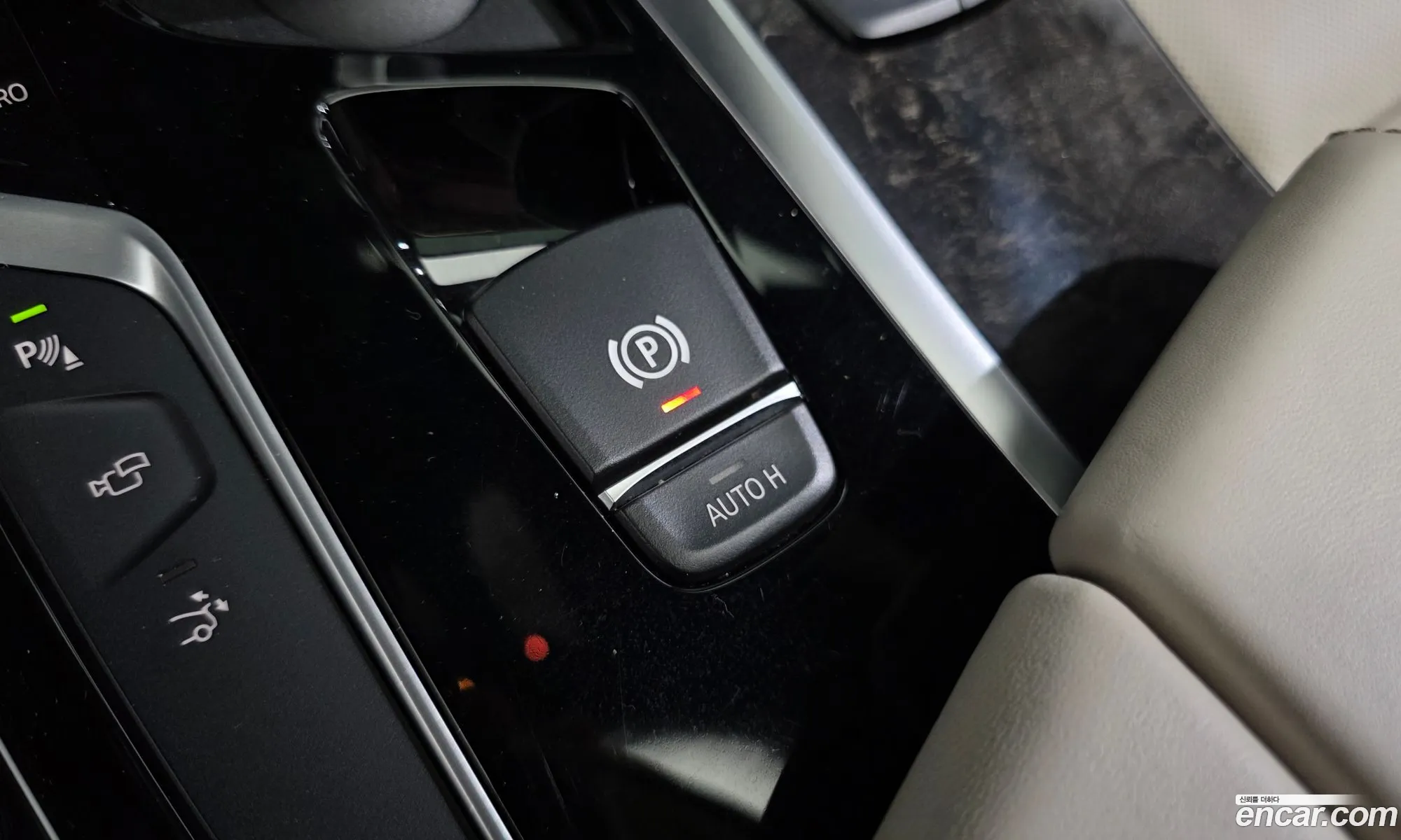 BMW 6 Series GT 2018 WBAJV6101KBL16678 — 17