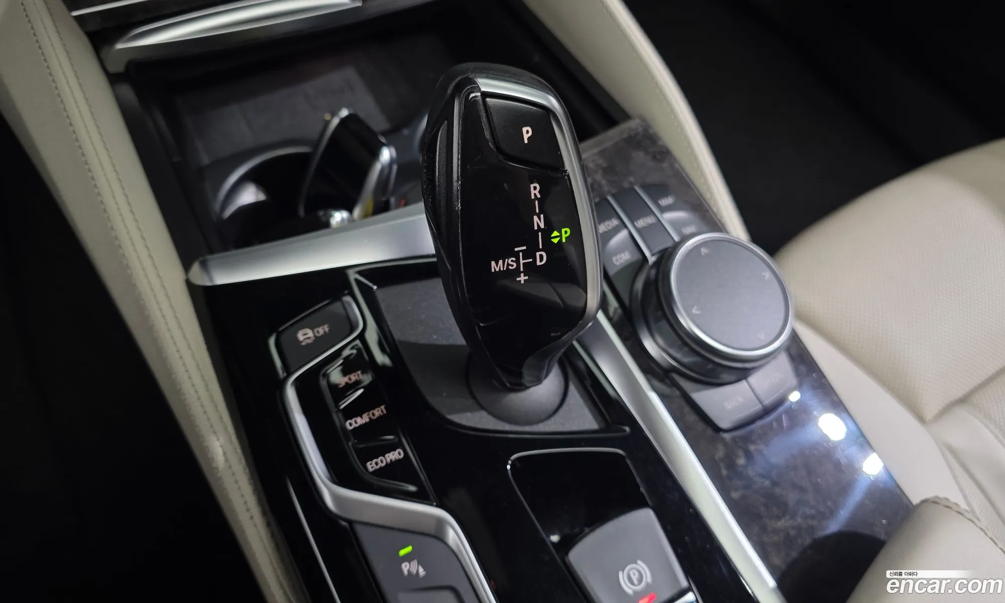 BMW 6 Series GT 2018 WBAJV6101KBL16678 — 20