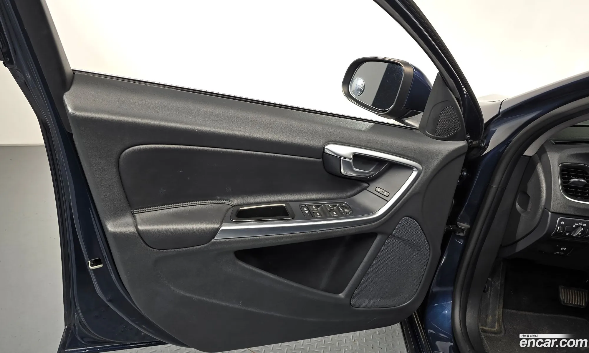 Volvo S60 2014 YV1FS84BBE2300407 — 24