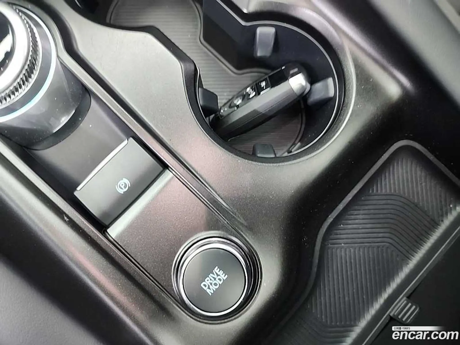 Ford Explorer 6th Gen 2025 — 7