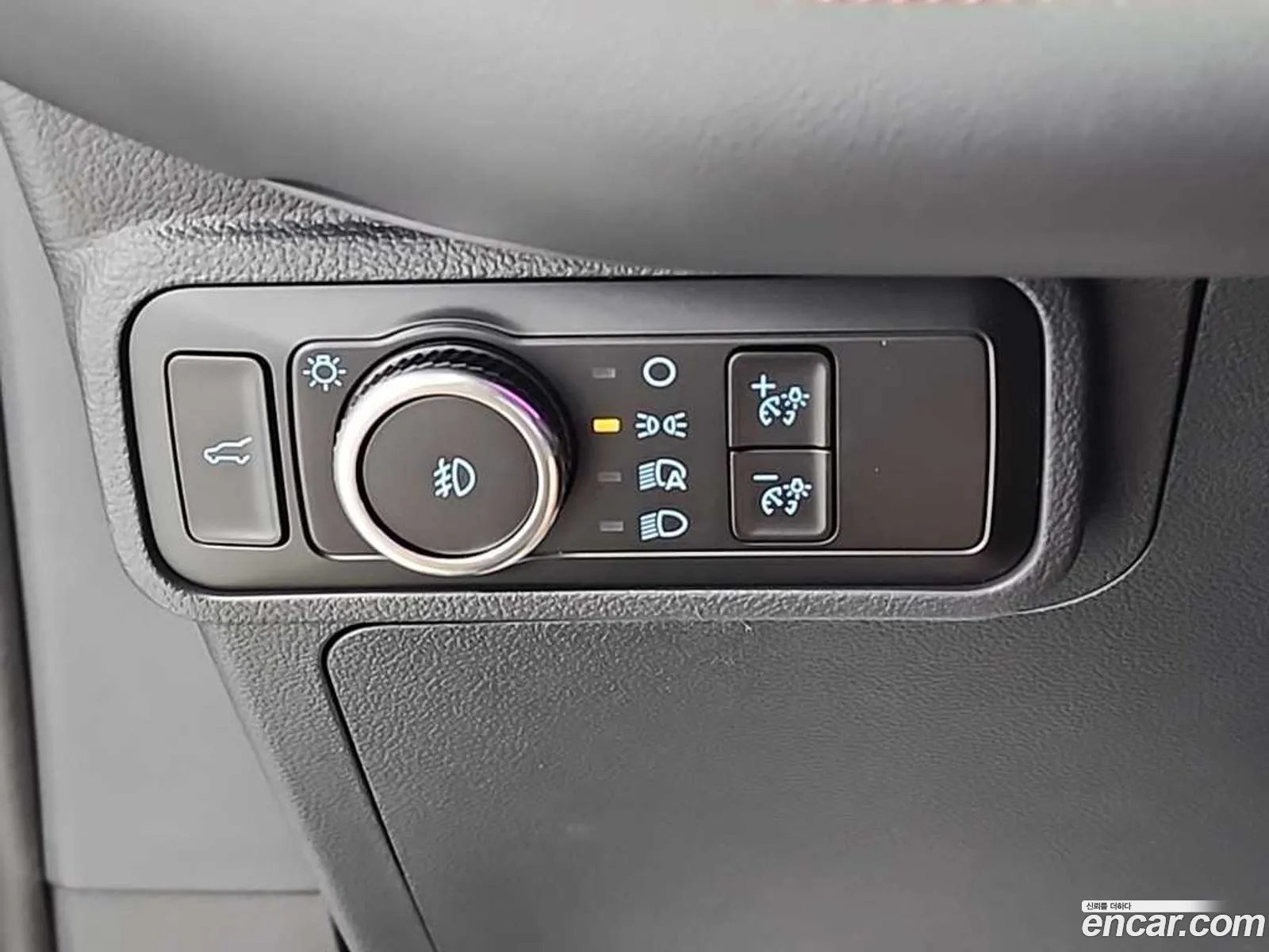 Ford Explorer 6th Gen 2025 — 10