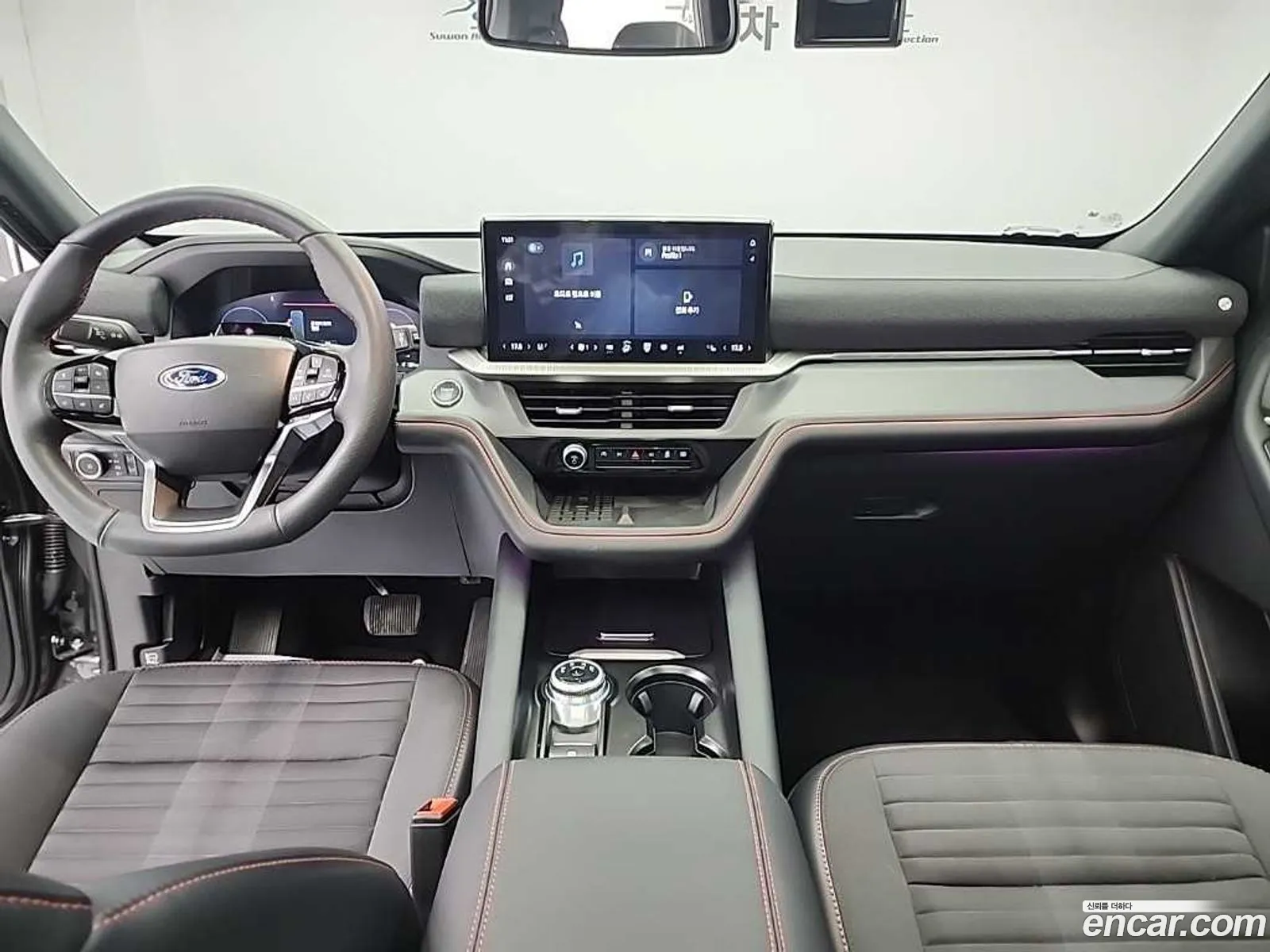 Ford Explorer 6th Gen 2025 — 14