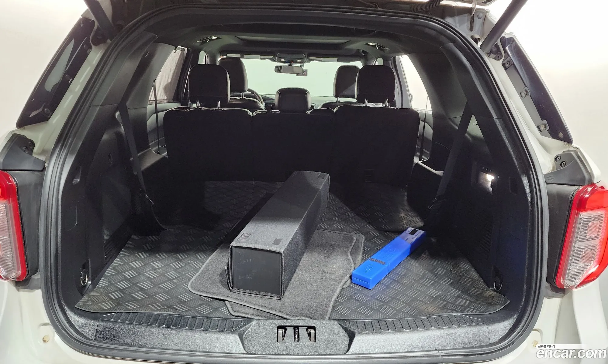 Ford Explorer 6th Gen 2020 1FMSK8FHXLGA96239 — 26