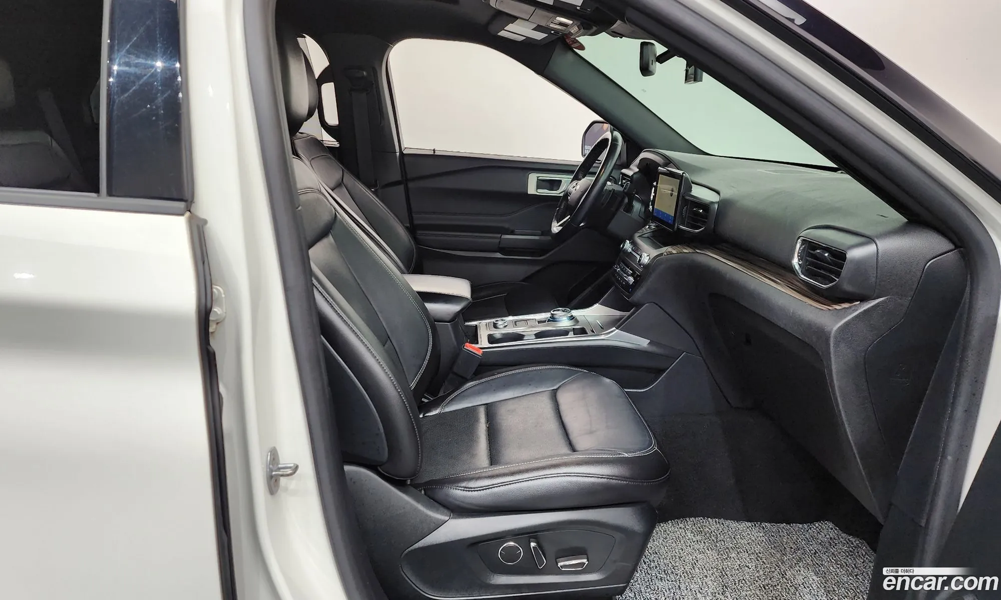 Ford Explorer 6th Gen 2020 1FMSK8FHXLGA96239 — 34