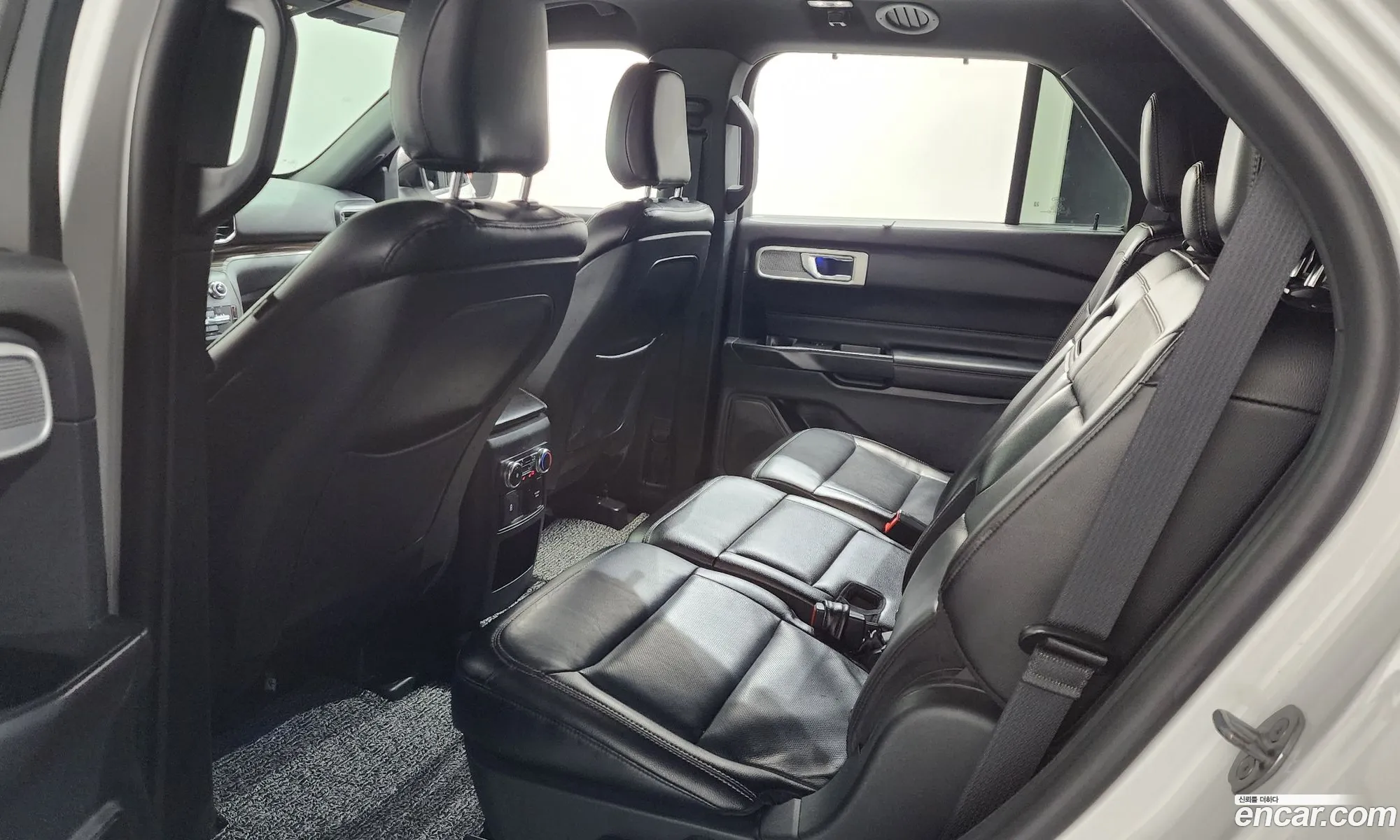 Ford Explorer 6th Gen 2020 1FMSK8FHXLGA96239 — 19