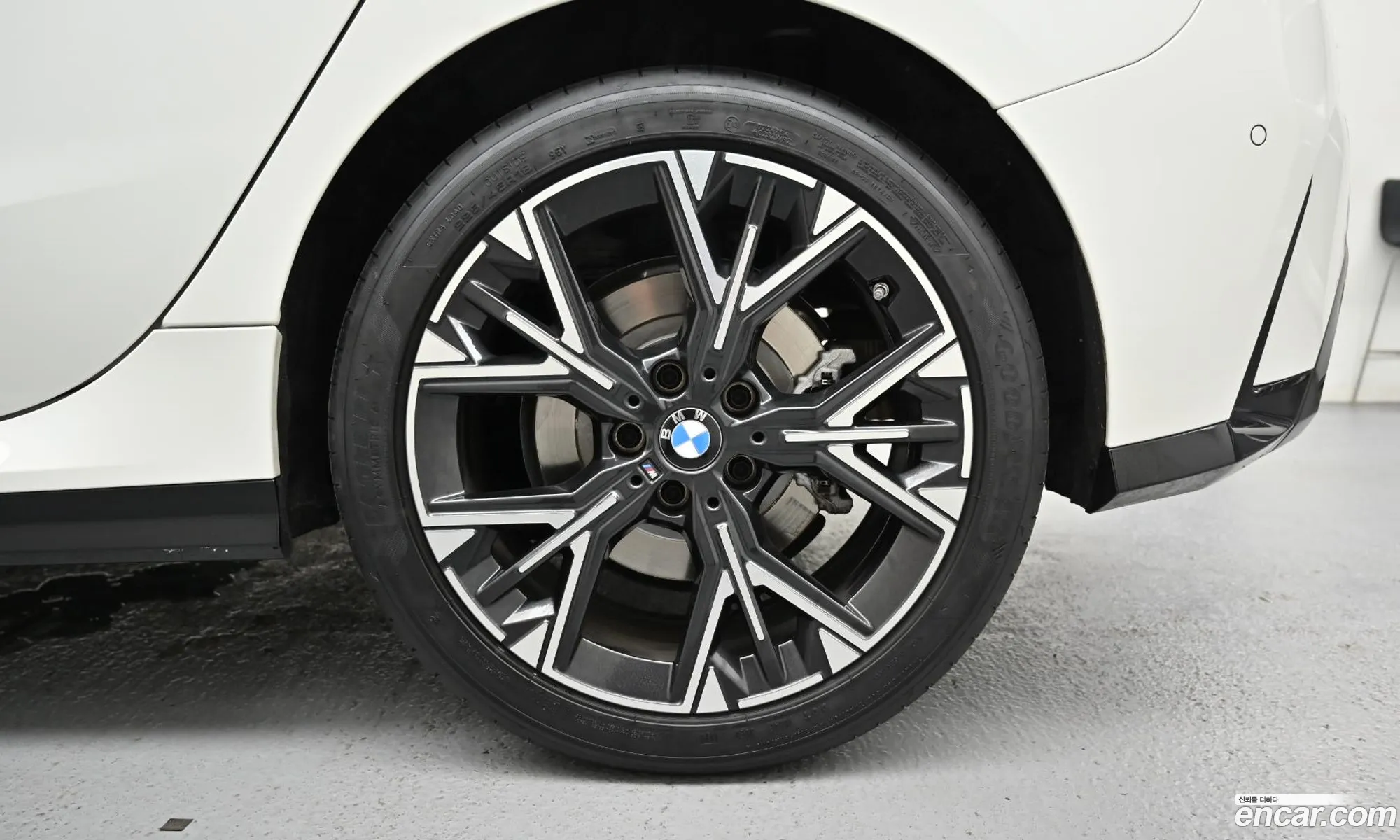BMW 1 Series 2025 — 16