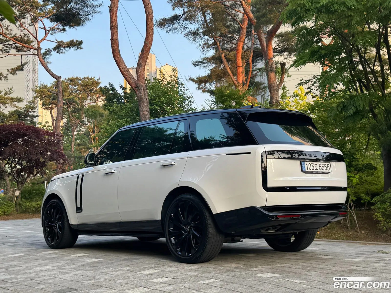 Land Rover Range Rover 2023 — 18