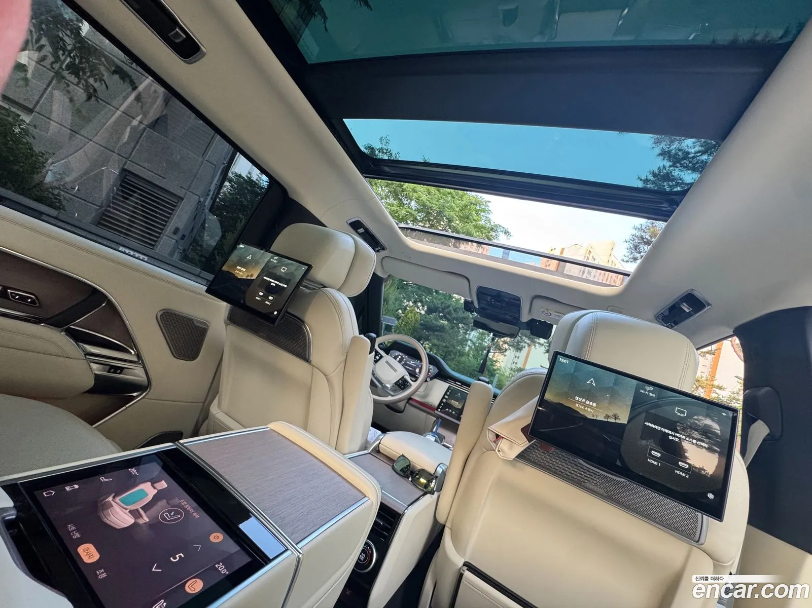 Land Rover Range Rover 2023 — 11