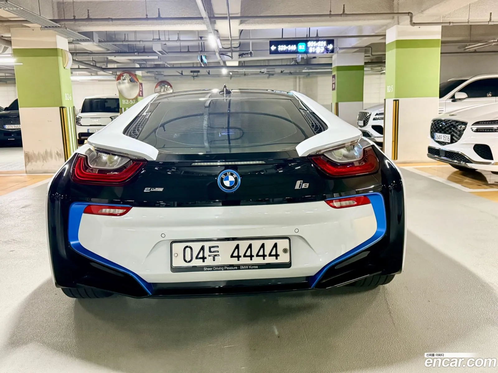 BMW i8 2016 — 12