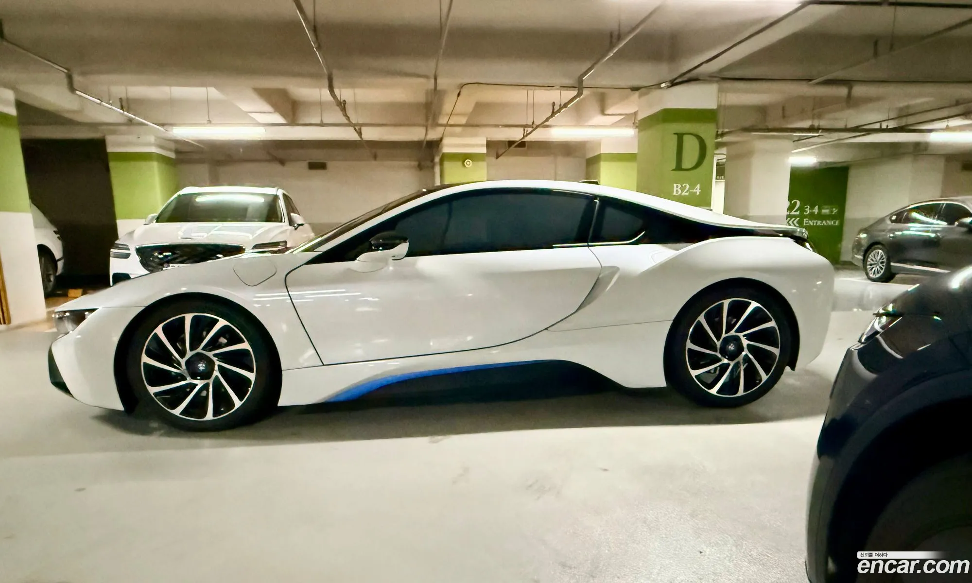 BMW i8 2016 — 8
