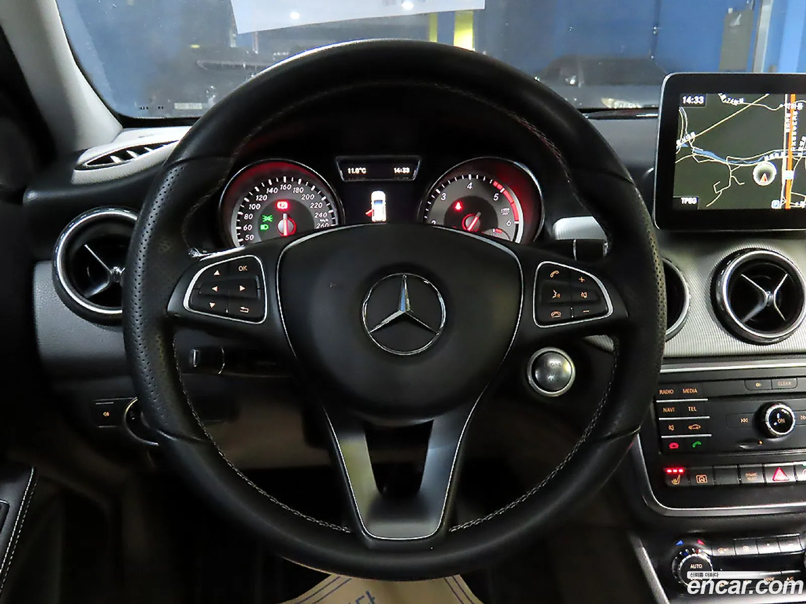 Mercedes-Benz GLA-Class X156 2016 — 3