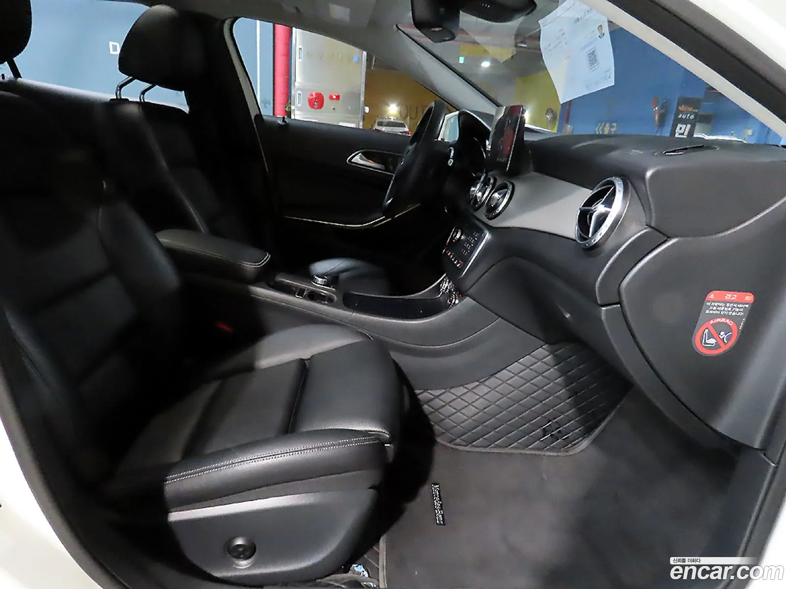 Mercedes-Benz GLA-Class X156 2016 — 18