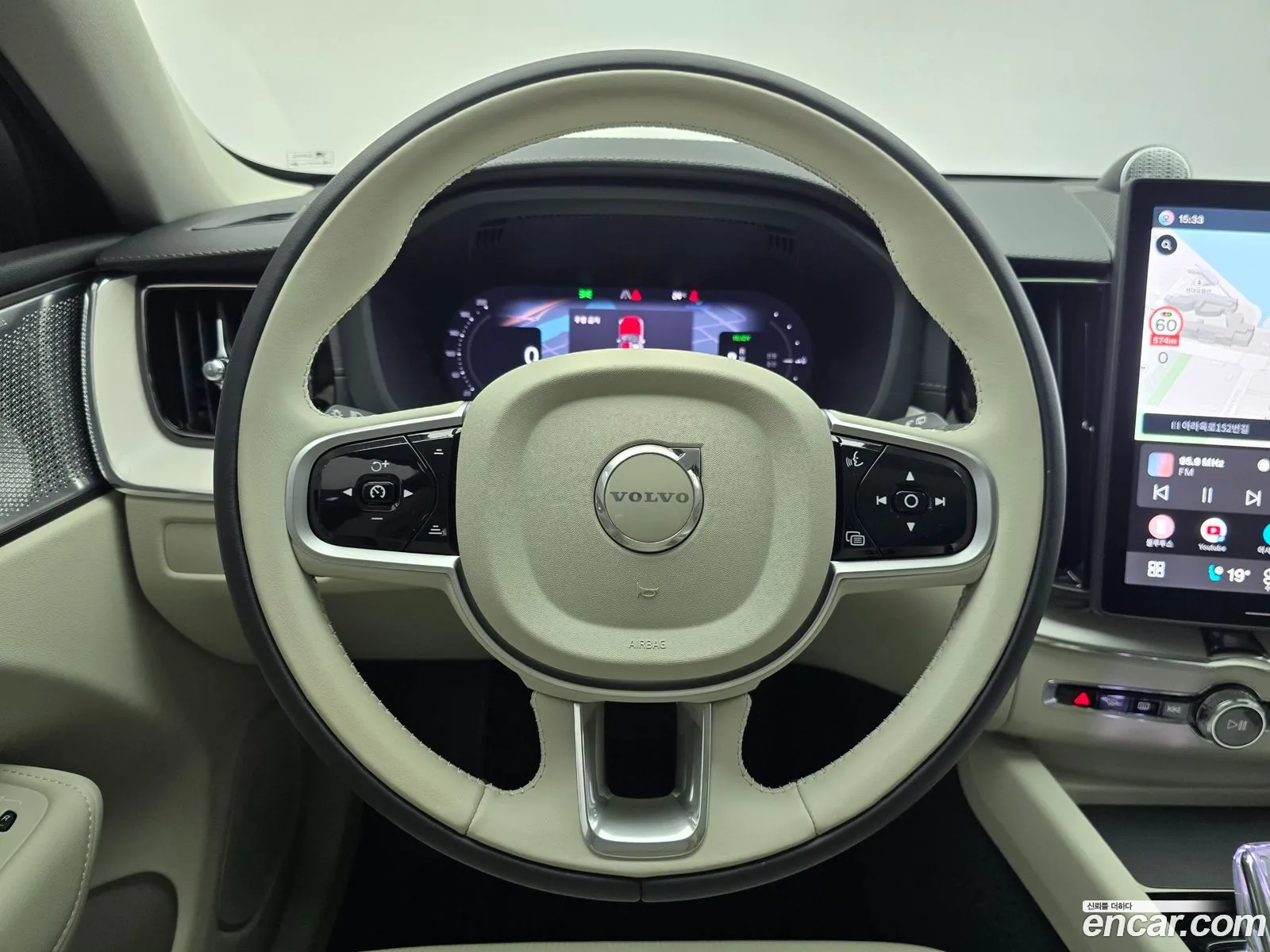 Volvo XC60 2025 — 2