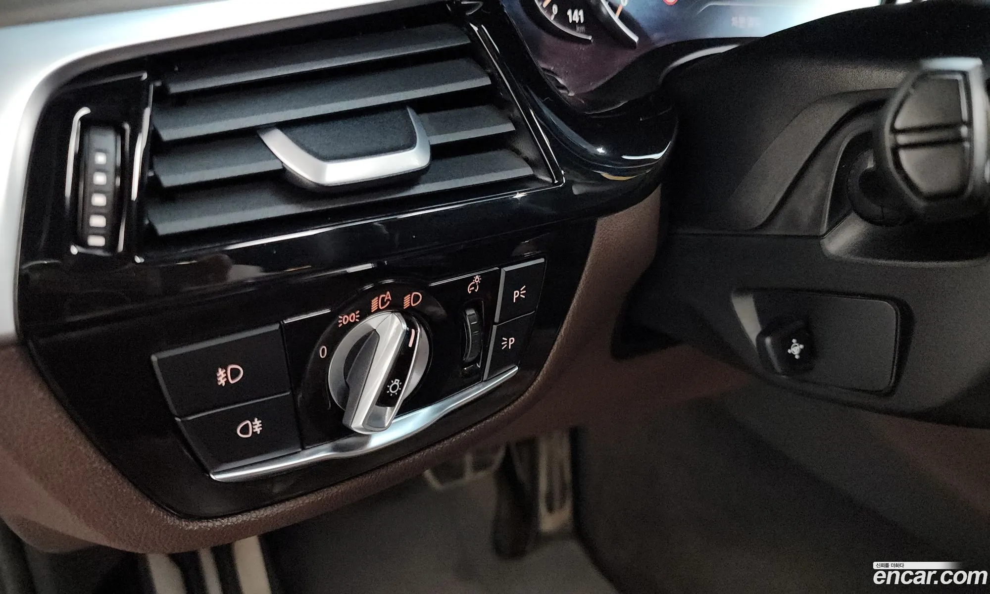 BMW 5 Series 2018 — 38