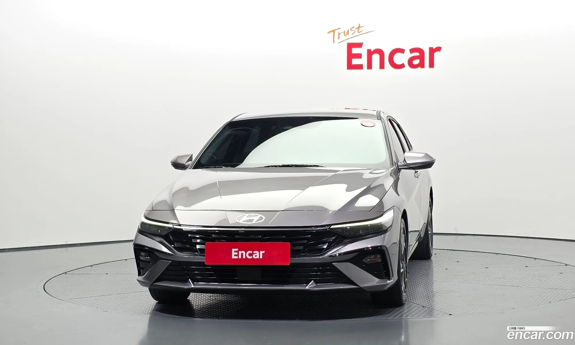 Hyundai Elantra Hybrid 2023 — 4