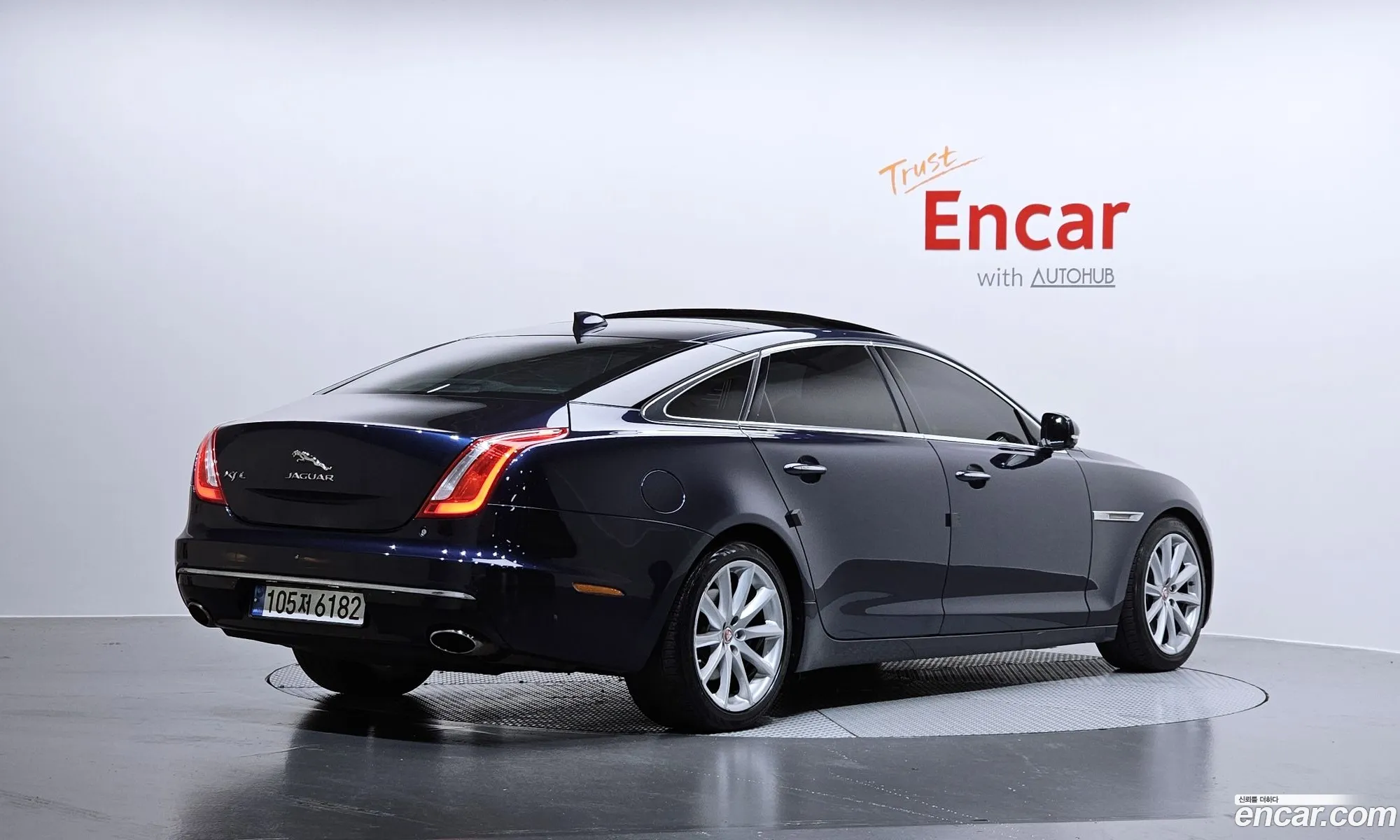 Jaguar XJ 2016 SAJAA2293GNV98673 — 9