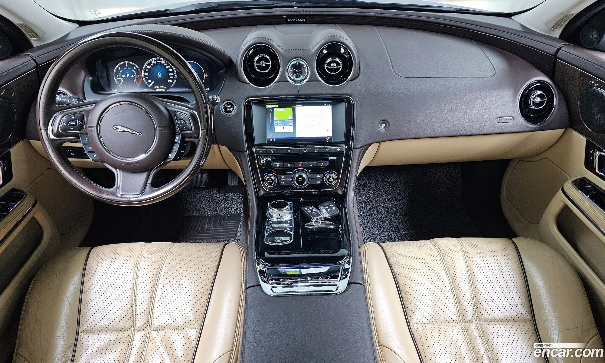 Jaguar XJ 2016 SAJAA2293GNV98673 — 11