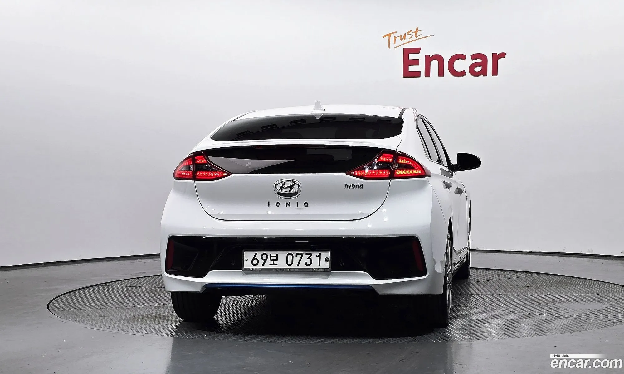 Hyundai Ioniq Hybrid 2016 — 2