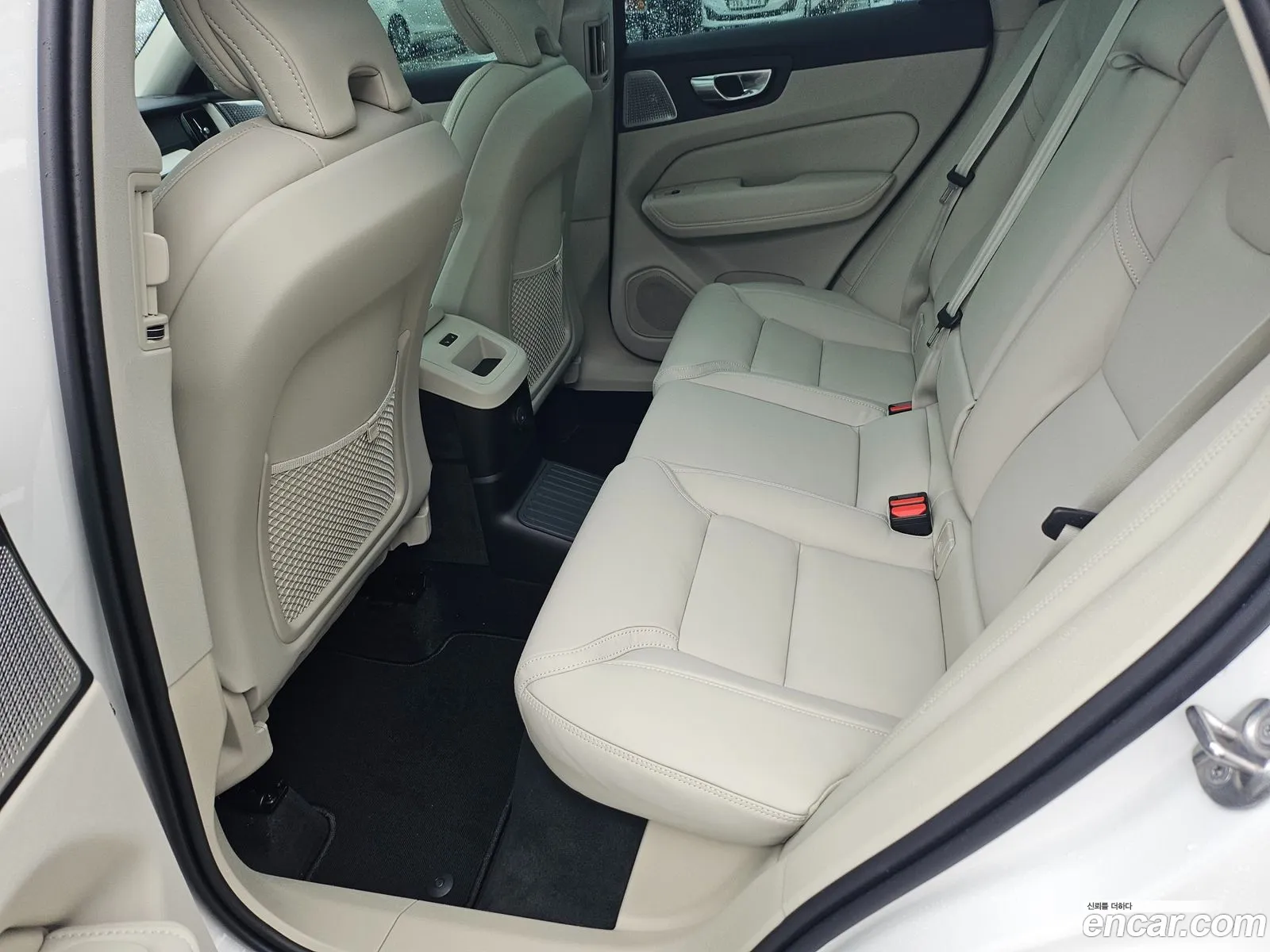 Volvo XC60 2026 — 13