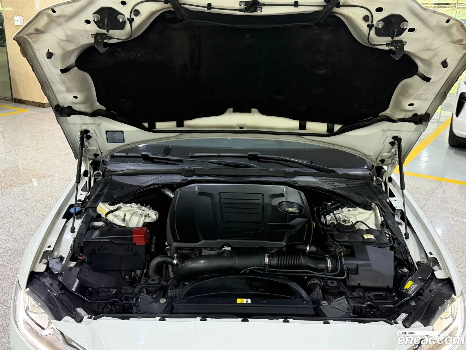Jaguar XF 2018 — 2