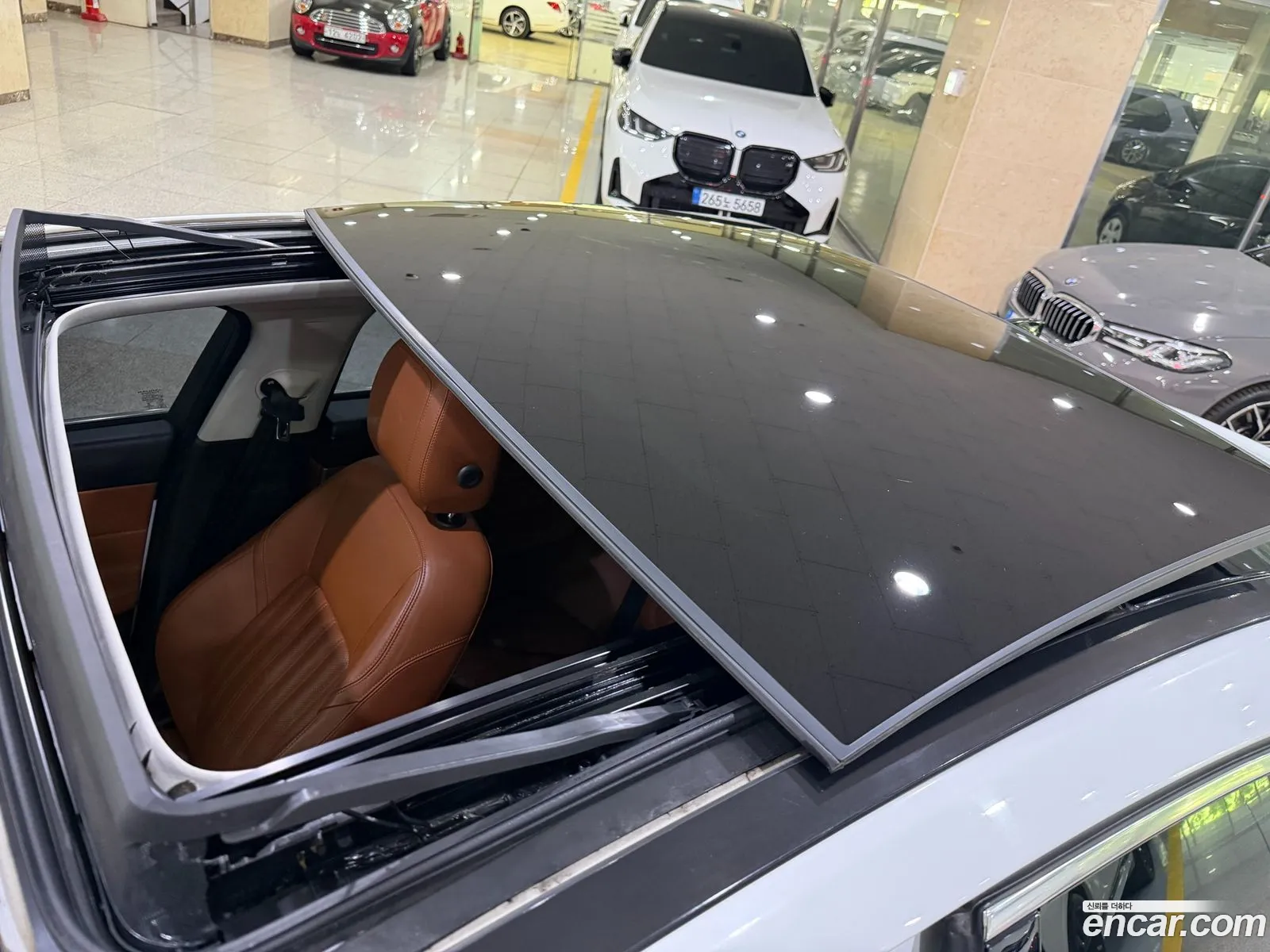 Jaguar XF 2018 — 15