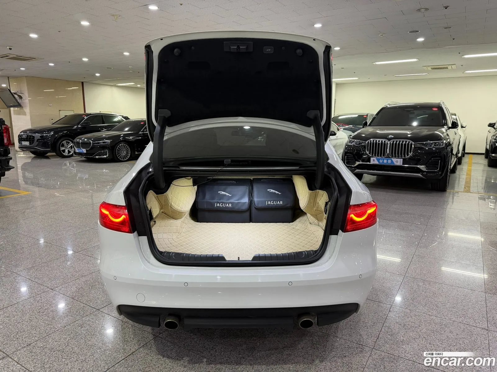Jaguar XF 2018 — 8