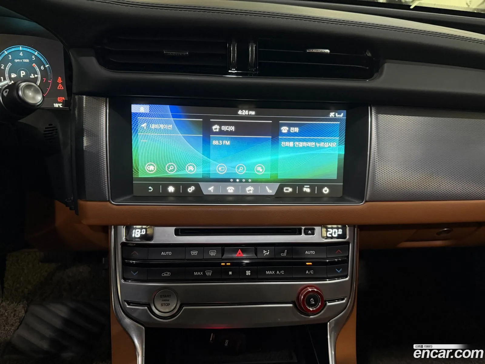 Jaguar XF 2018 — 18