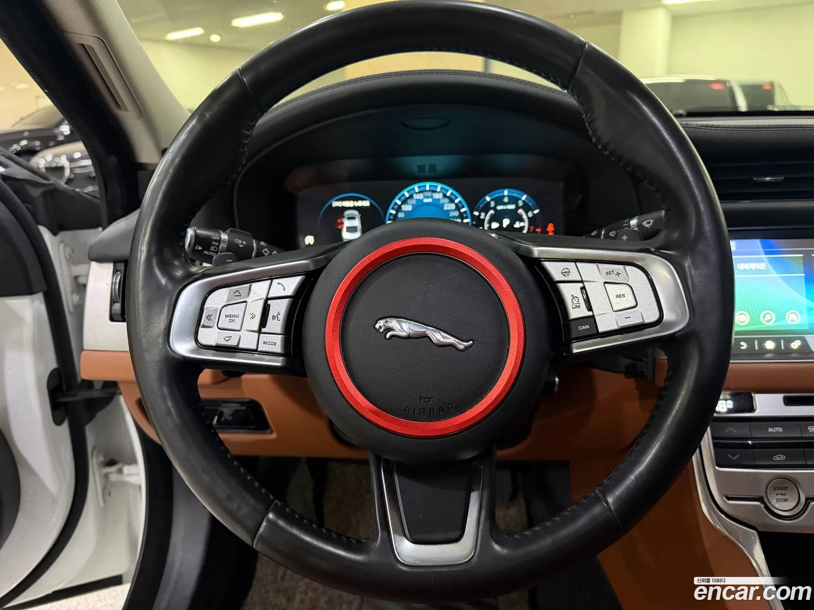Jaguar XF 2018 — 20