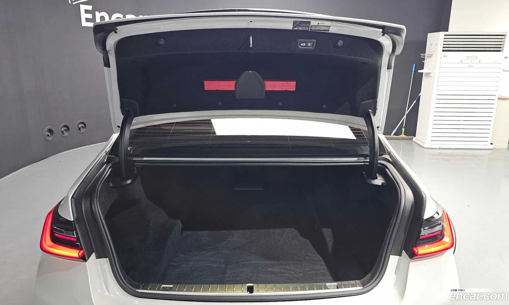 BMW 7 Series 2019 WBA7V410XLBM63971 — 17