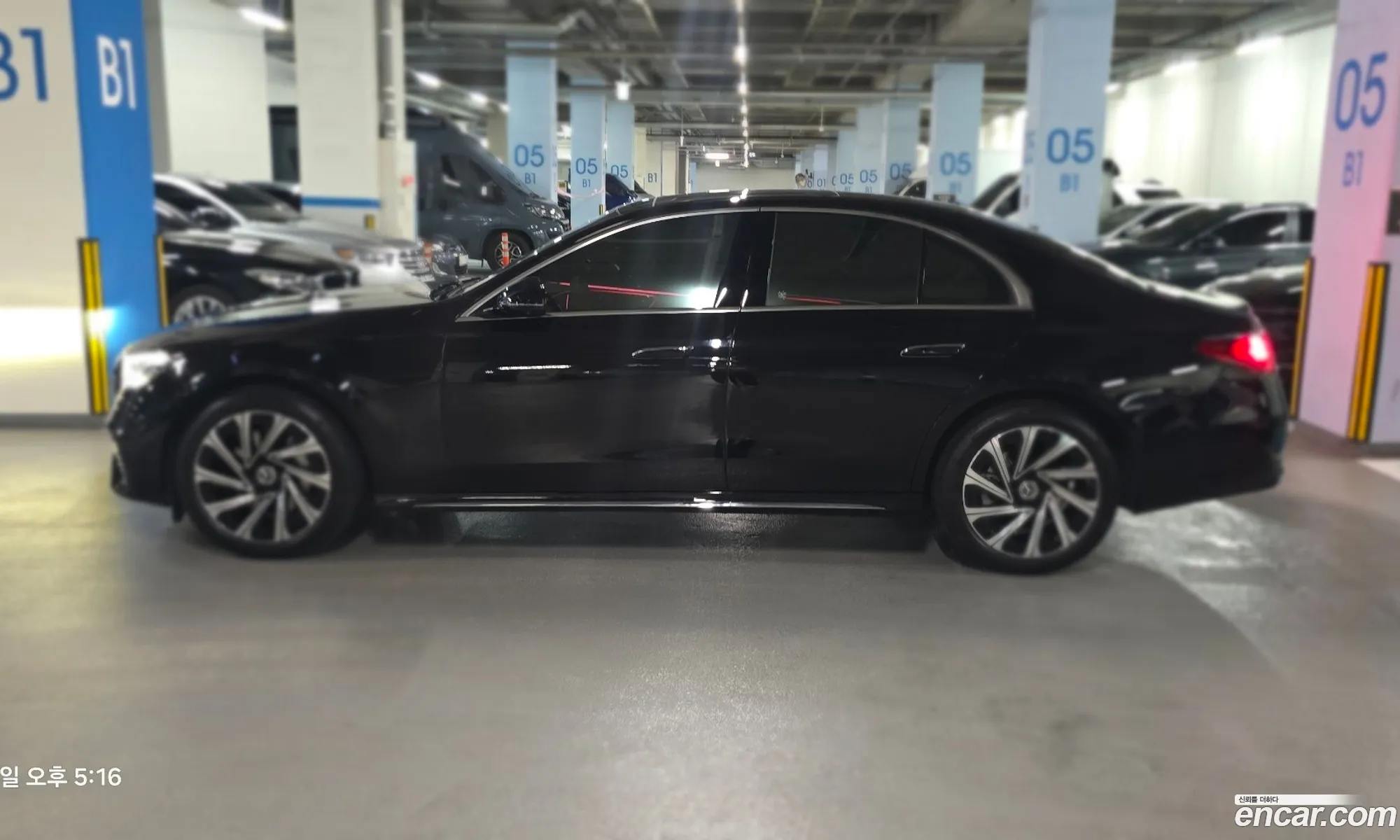 Mercedes-Benz E-Class W214 2025 — 19