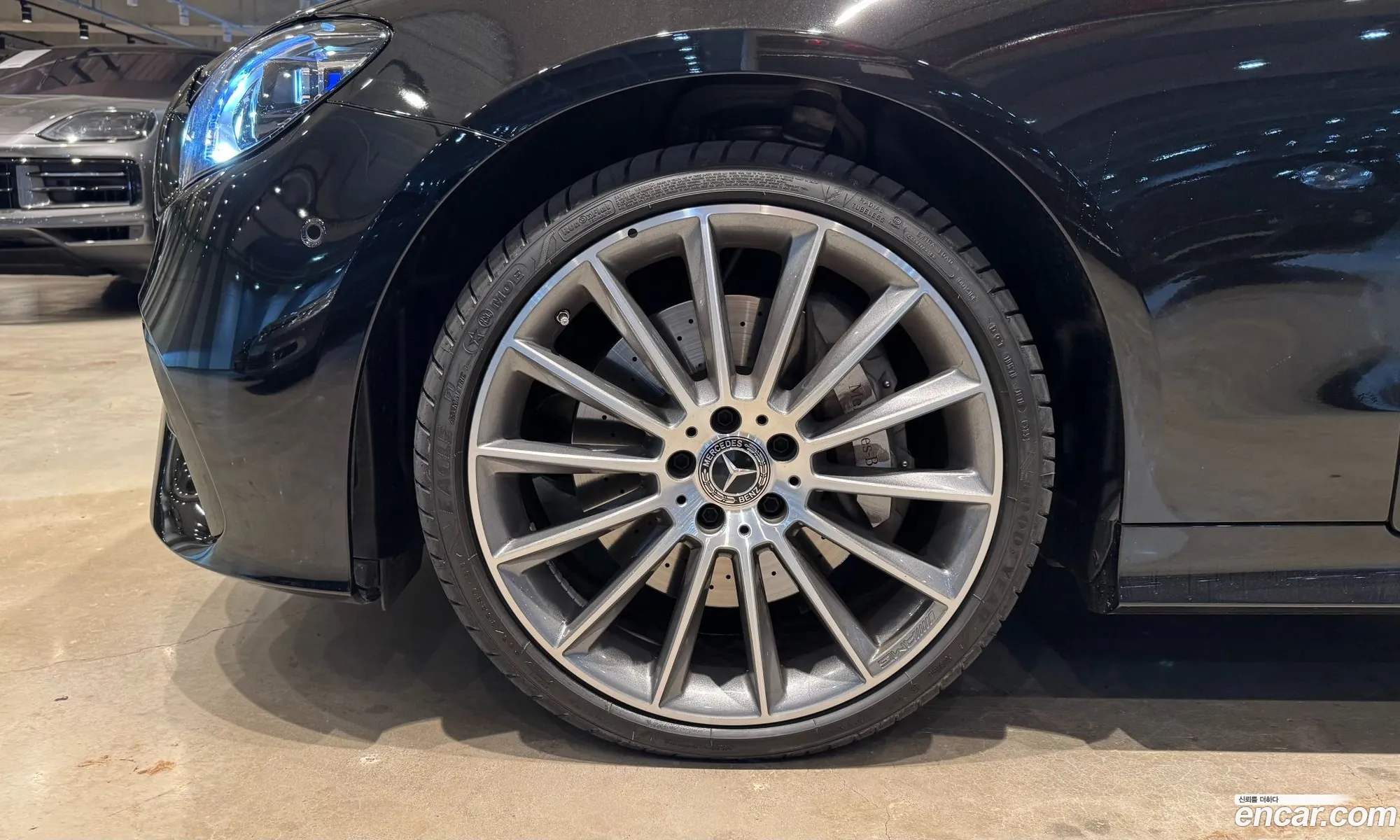 Mercedes-Benz E-Class W213 2023 — 12