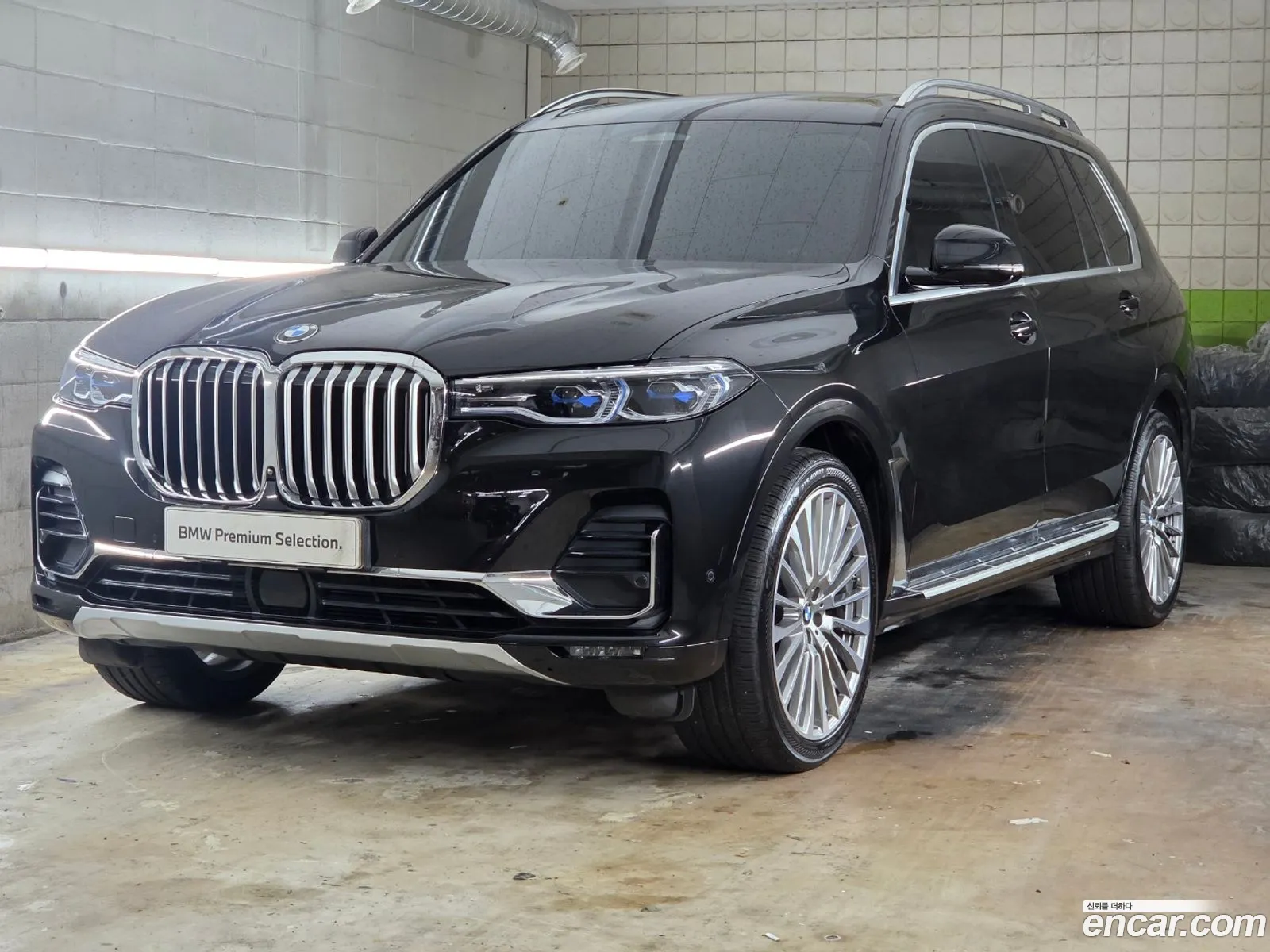 BMW X7 2021 — 16
