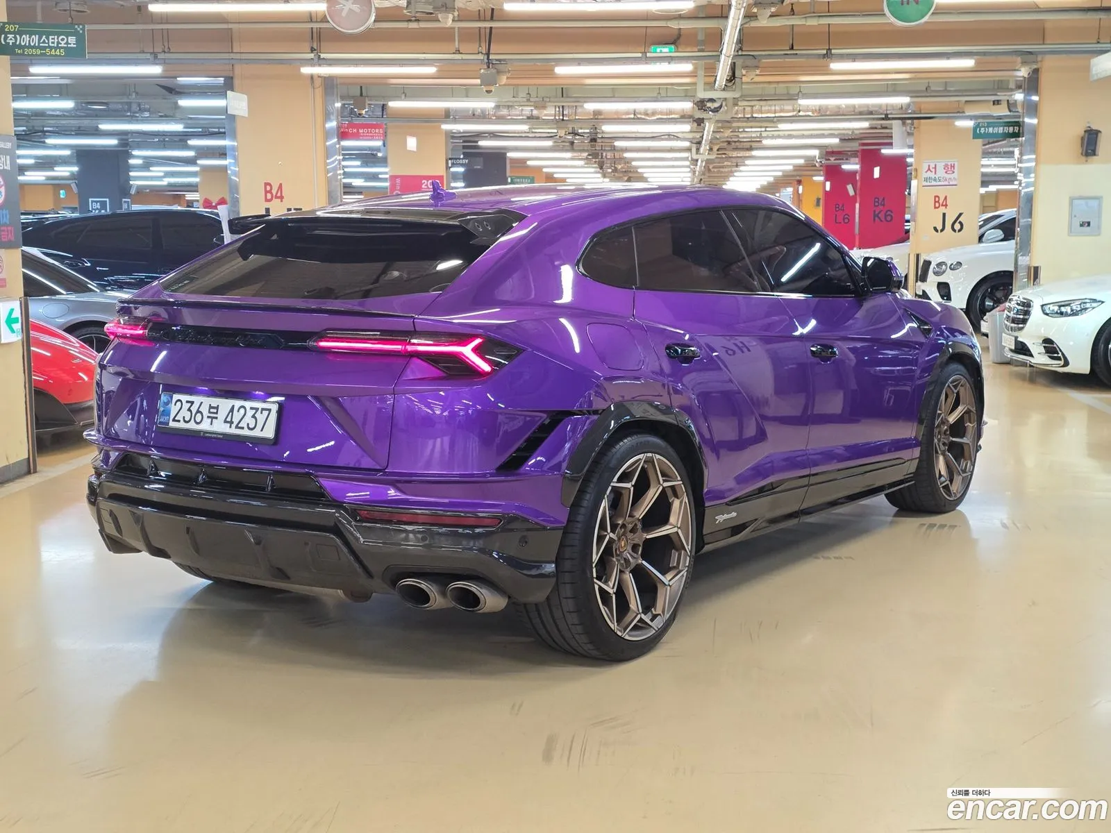 Lamborghini Urus 2023 — 16