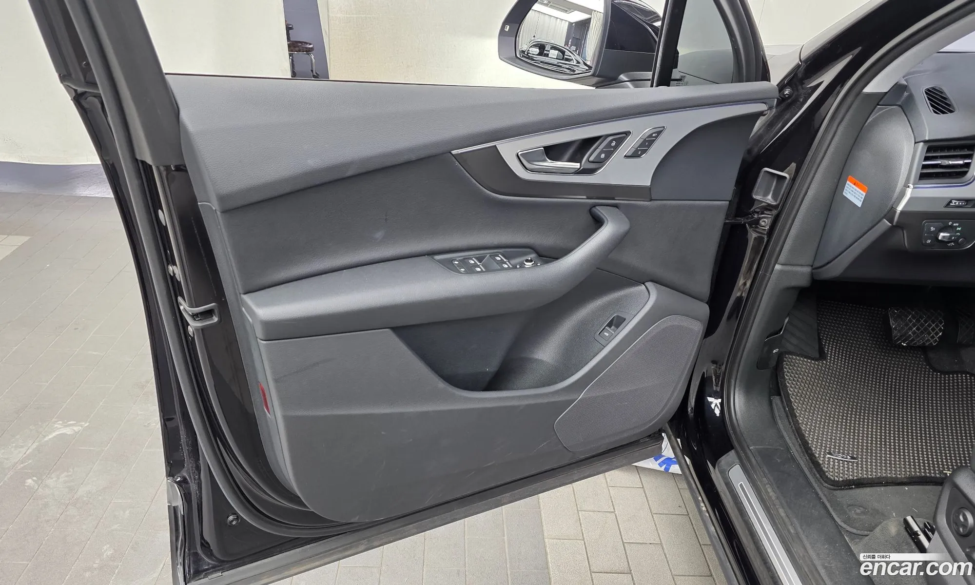 Audi Q7 2019 WAUZZZ4M0KD043423 — 25