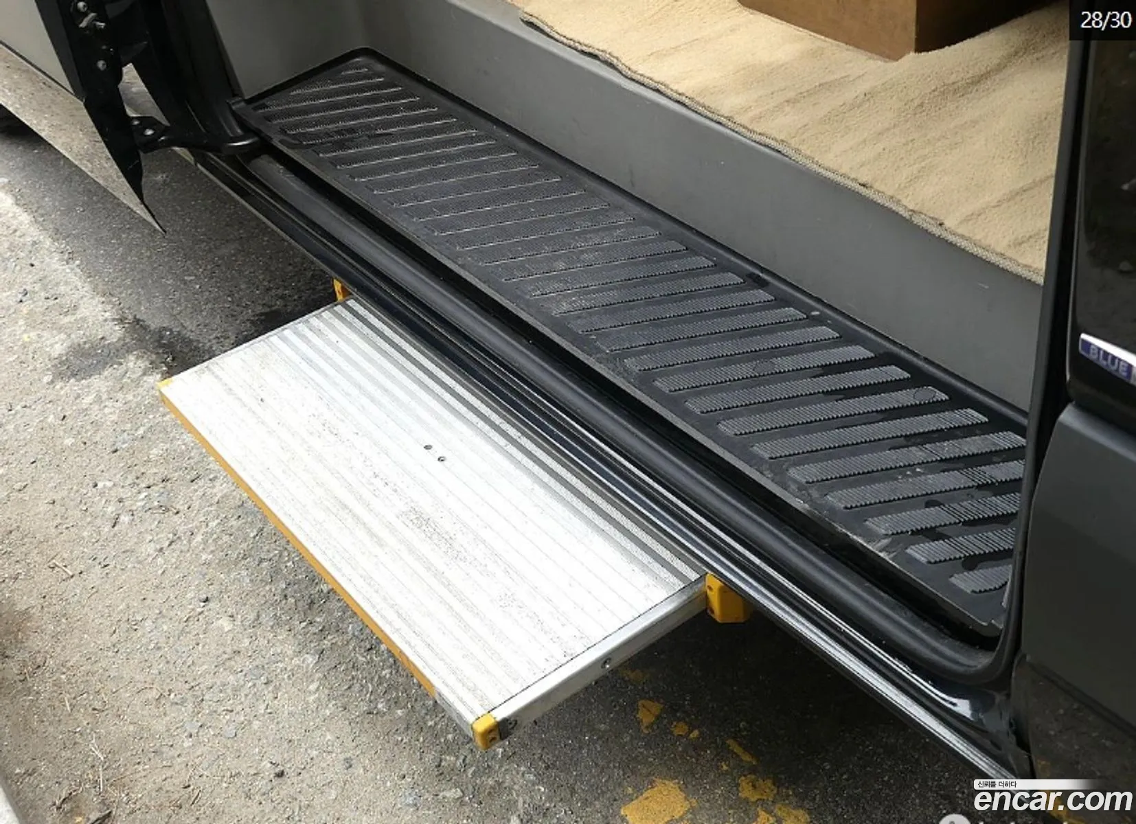 Mercedes-Benz Sprinter 2012 — 13