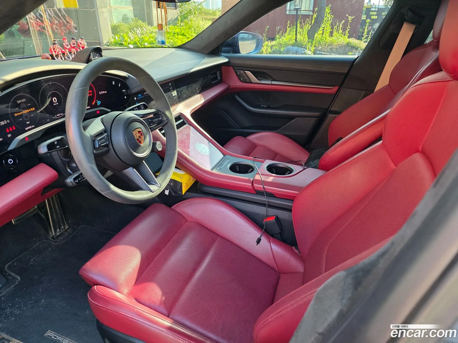 Porsche Taycan 2024 — 16