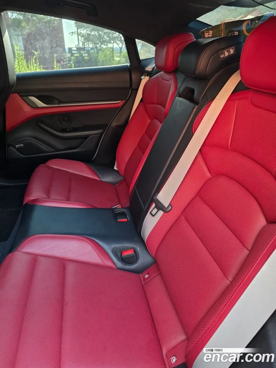 Porsche Taycan 2024 — 2