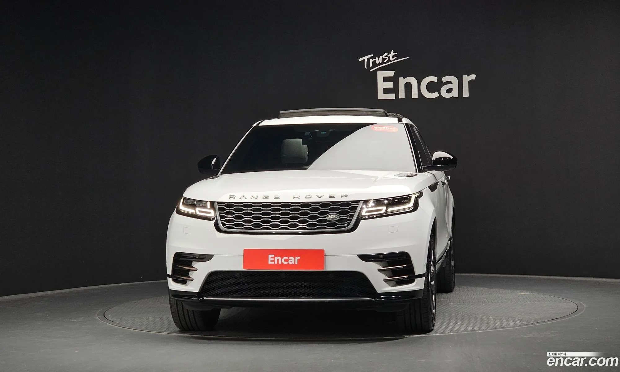 Land Rover Range Rover Velar 2018 — 18