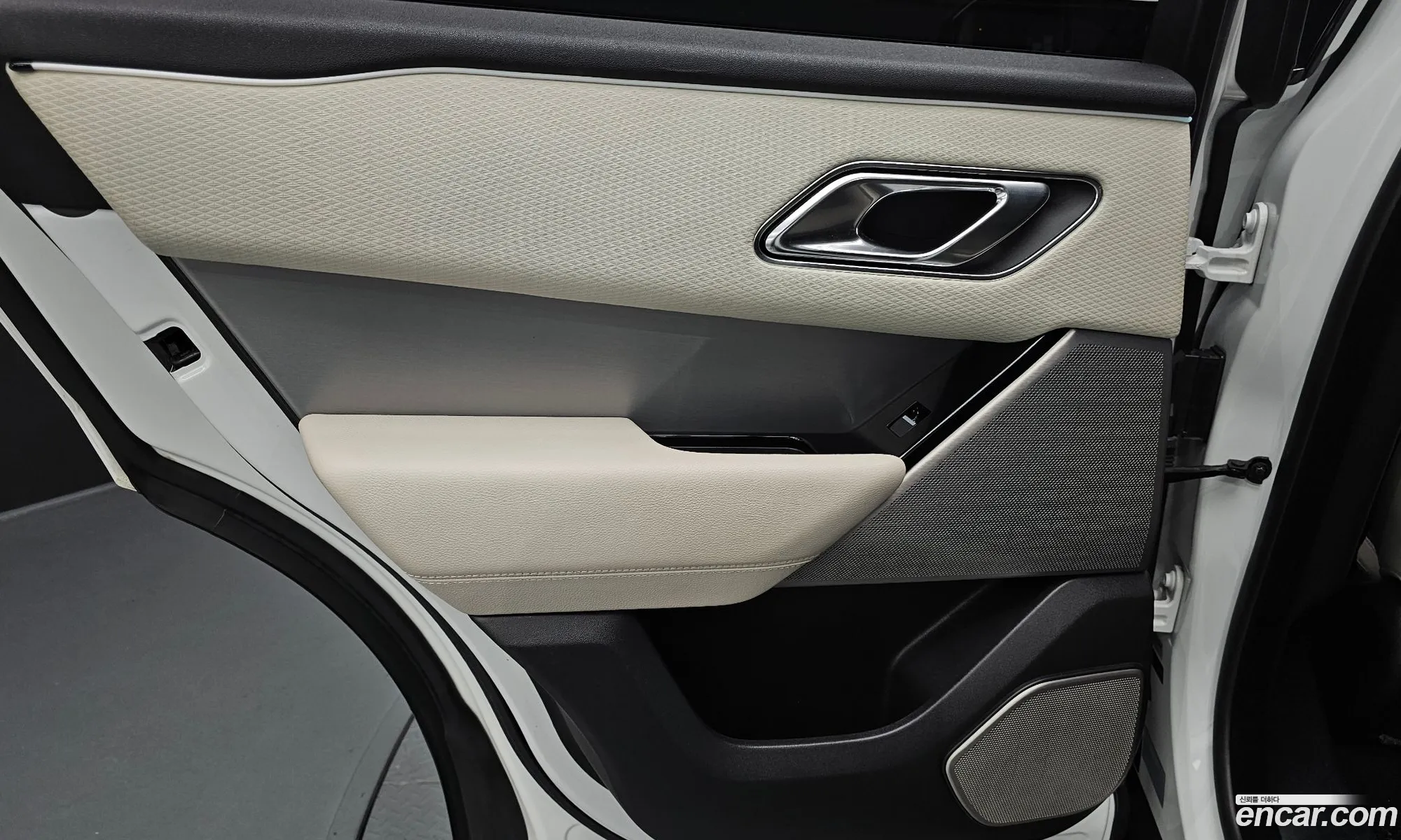 Land Rover Range Rover Velar 2018 — 22