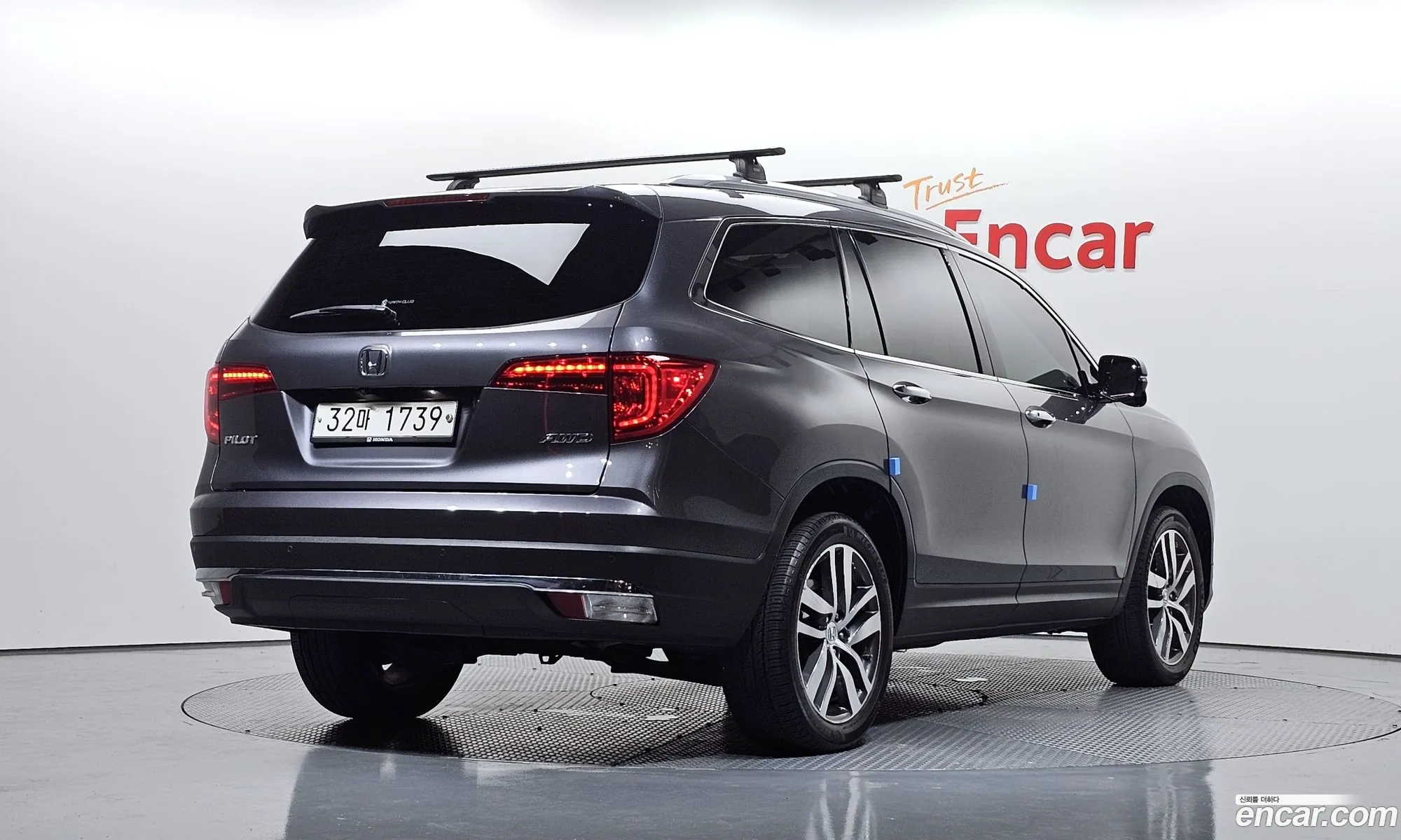Honda Pilot 2017 5FNYF6850HB200319 — 19