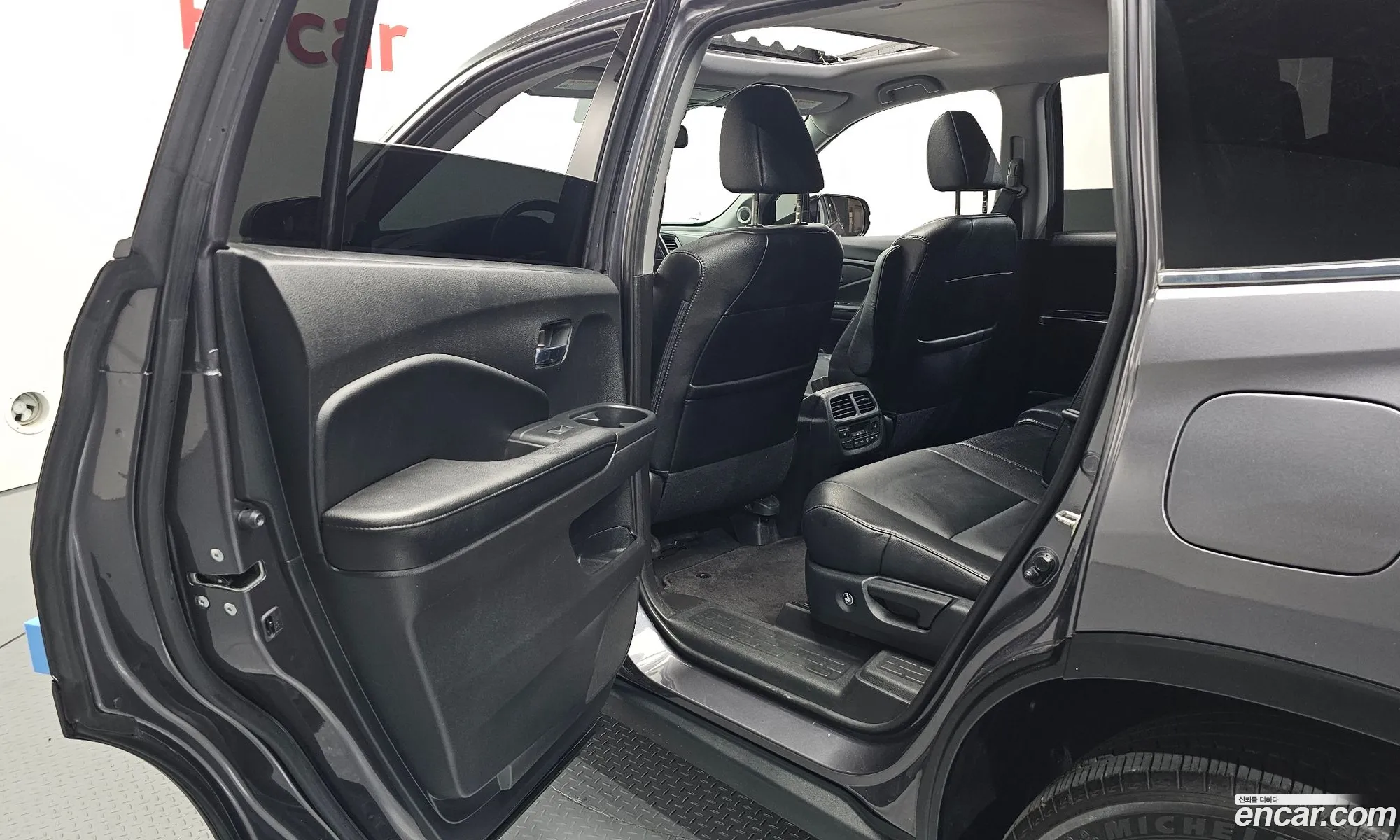 Honda Pilot 2017 5FNYF6850HB200319 — 17