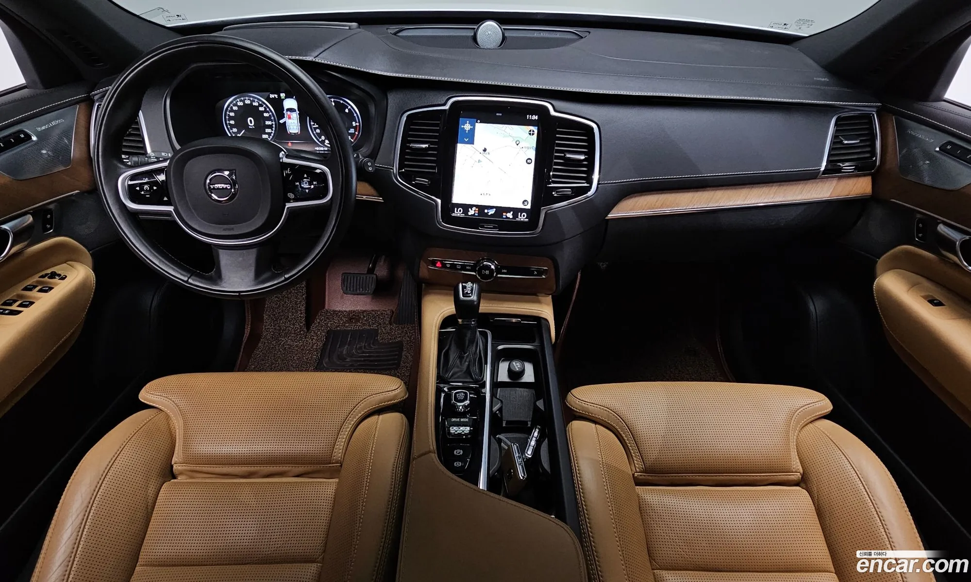 Volvo XC90 2018 YV1LF68TCK1456236 — 2