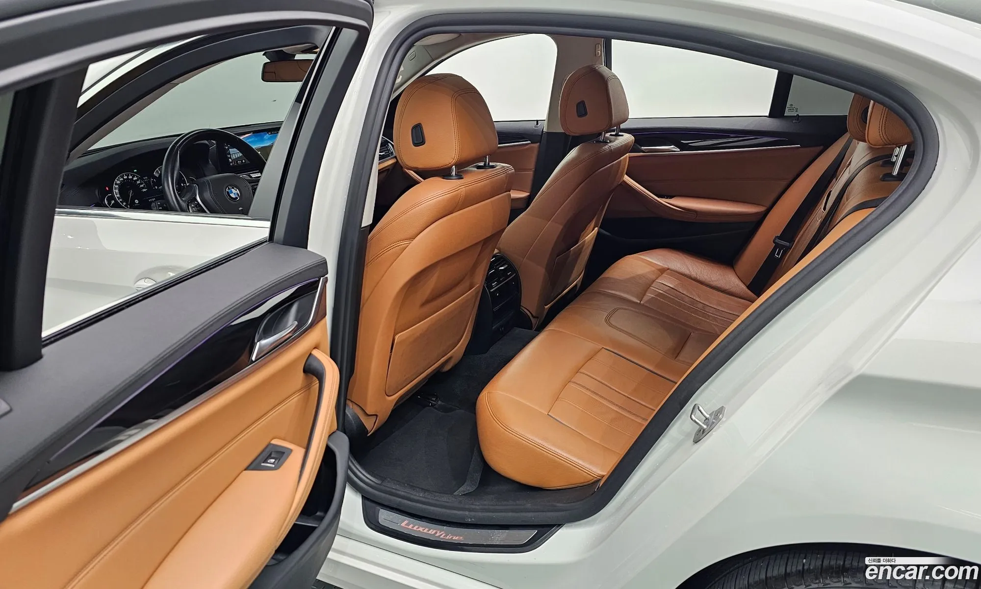 BMW 5 Series 2018 WBAJC3100JDB28664 — 28