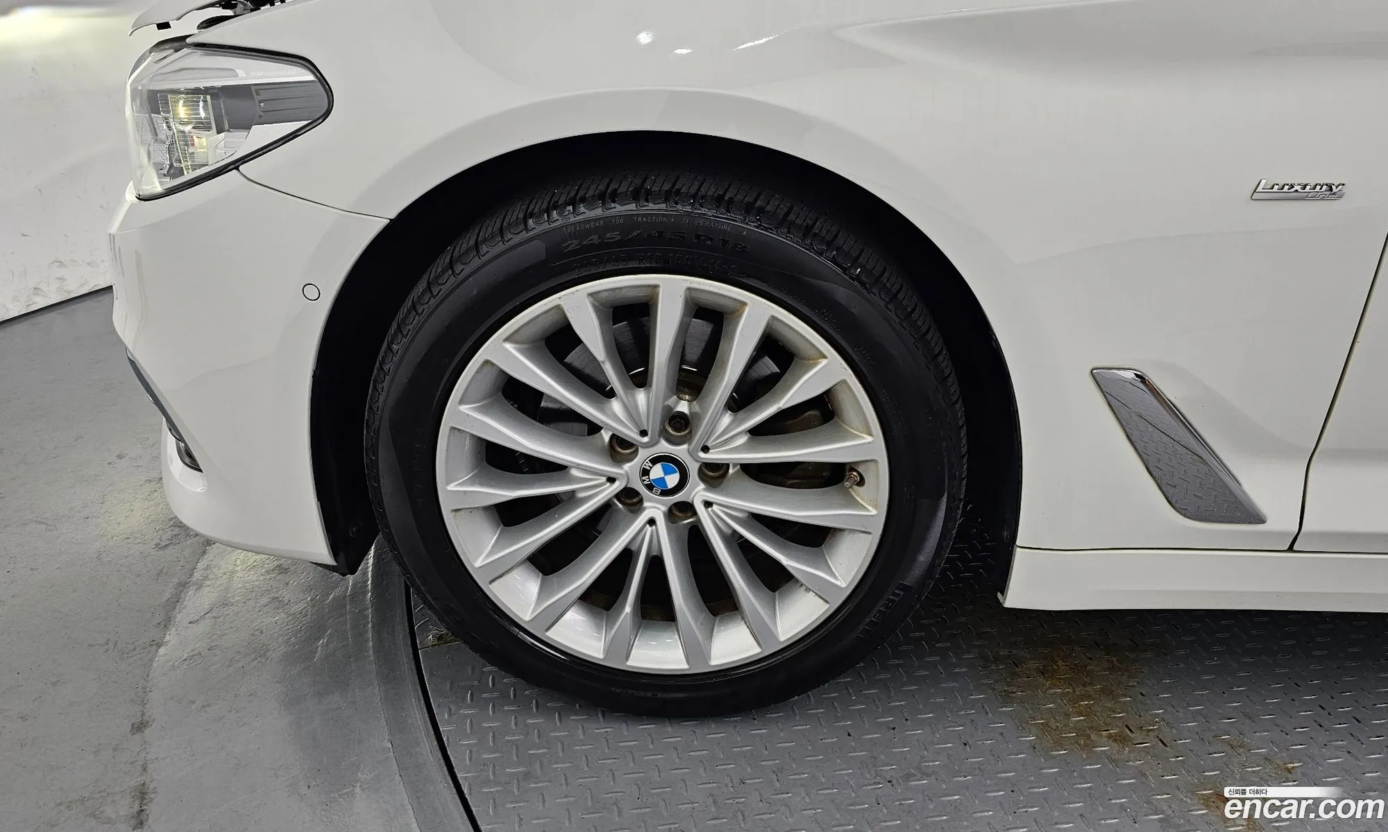 BMW 5 Series 2018 WBAJC3100JDB28664 — 26