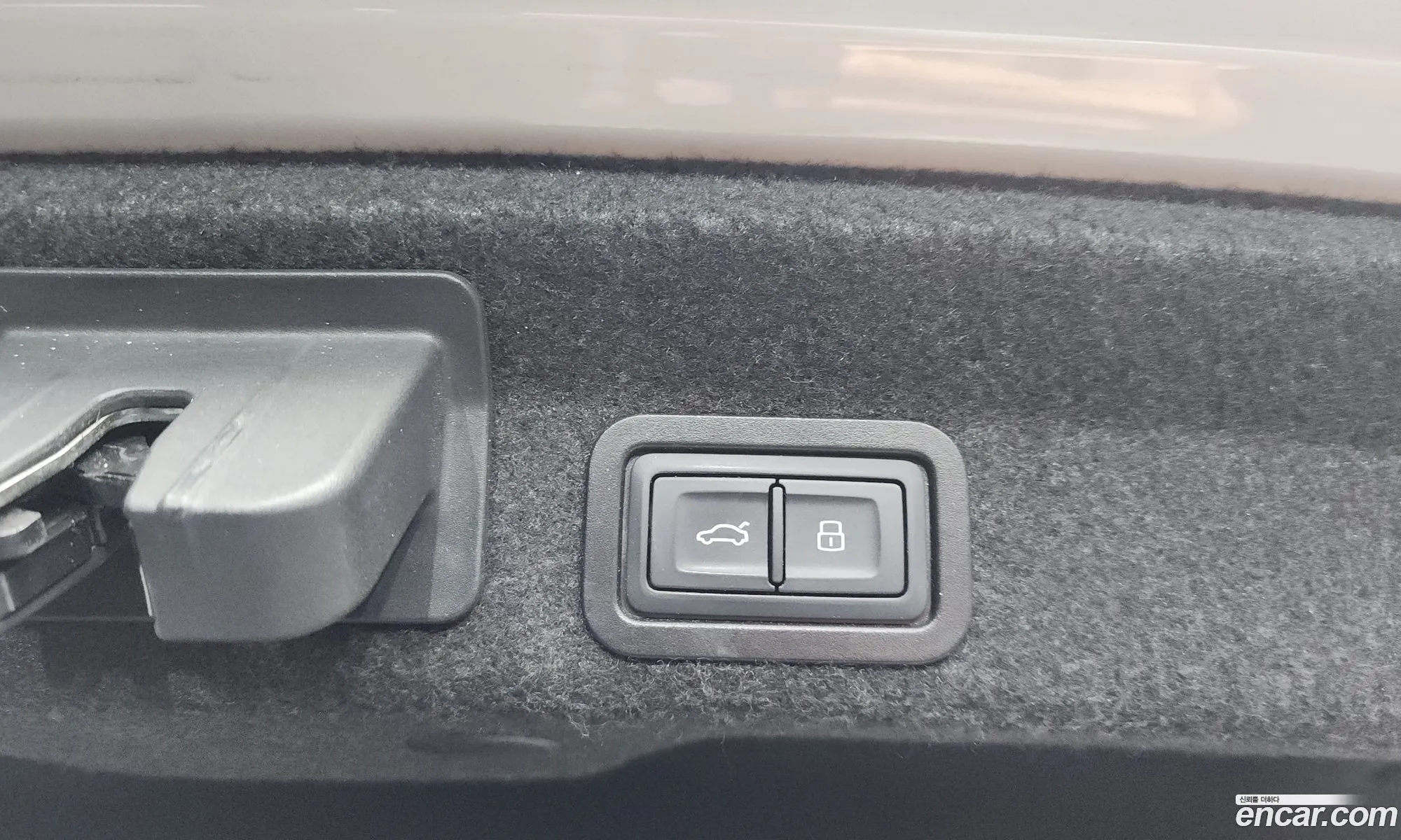 Audi A6 2020 WAUZZZF23LN066475 — 9