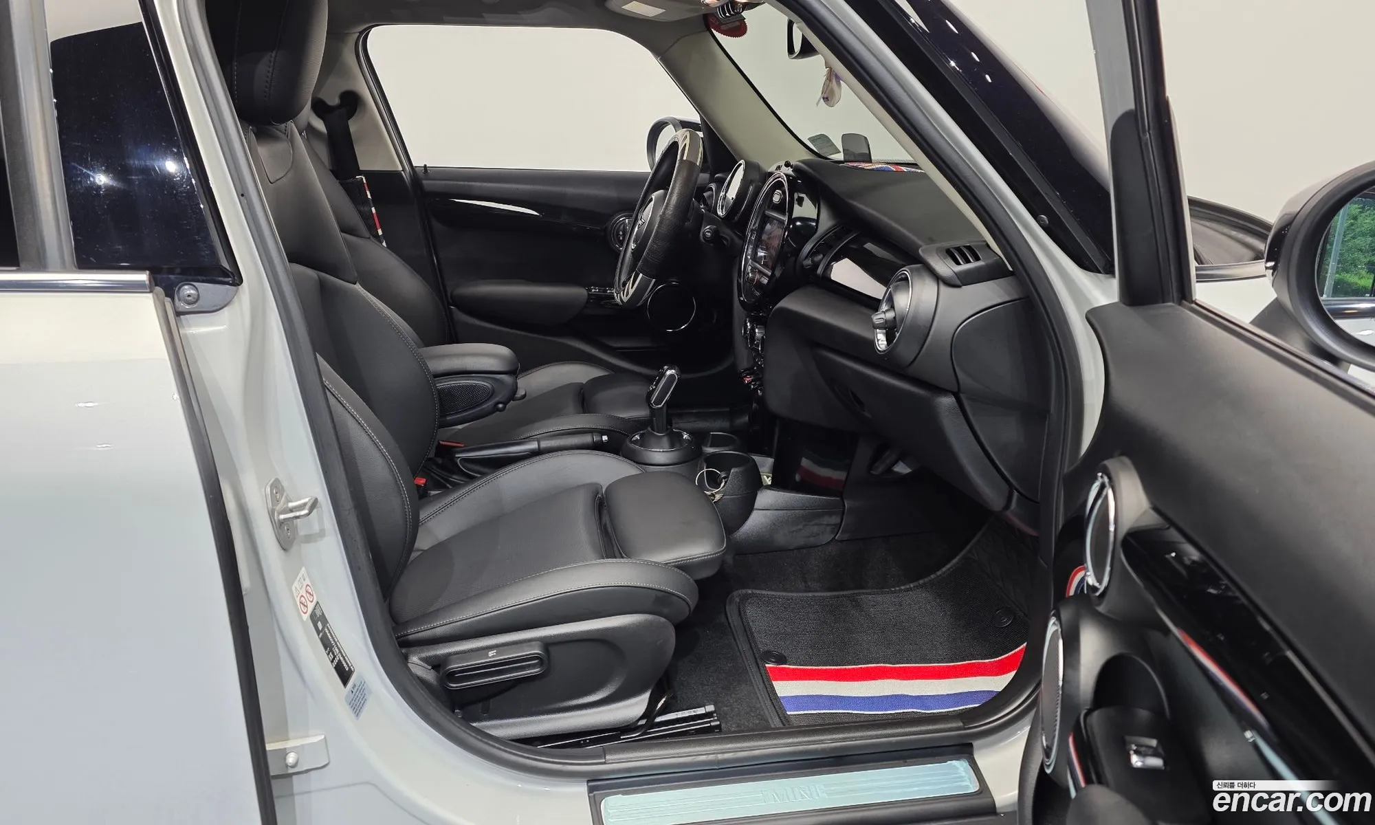 Mini Cooper 2020 — 25
