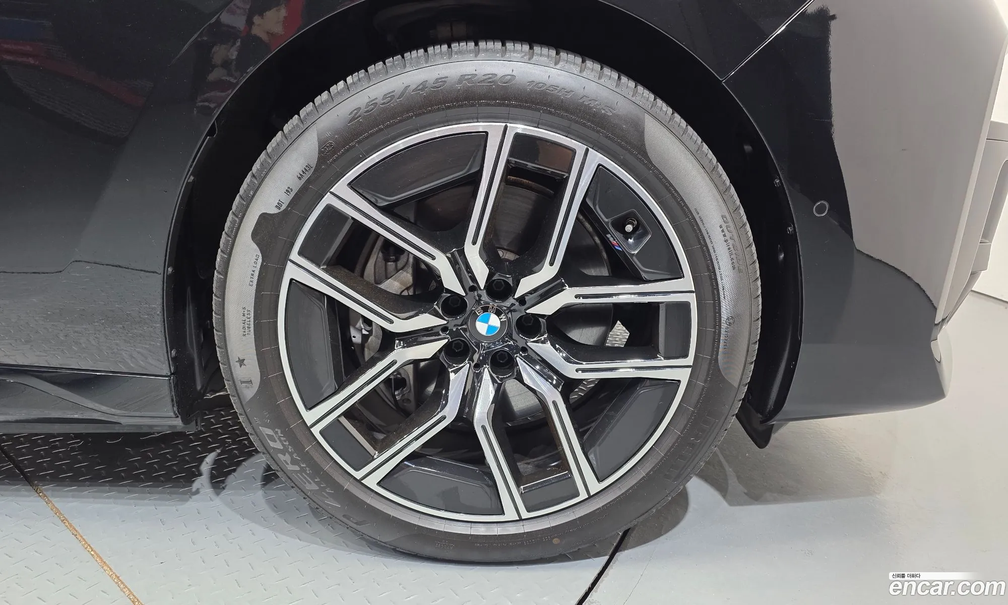 BMW i7 2024 WBY41EJ03RCS18194 — 10